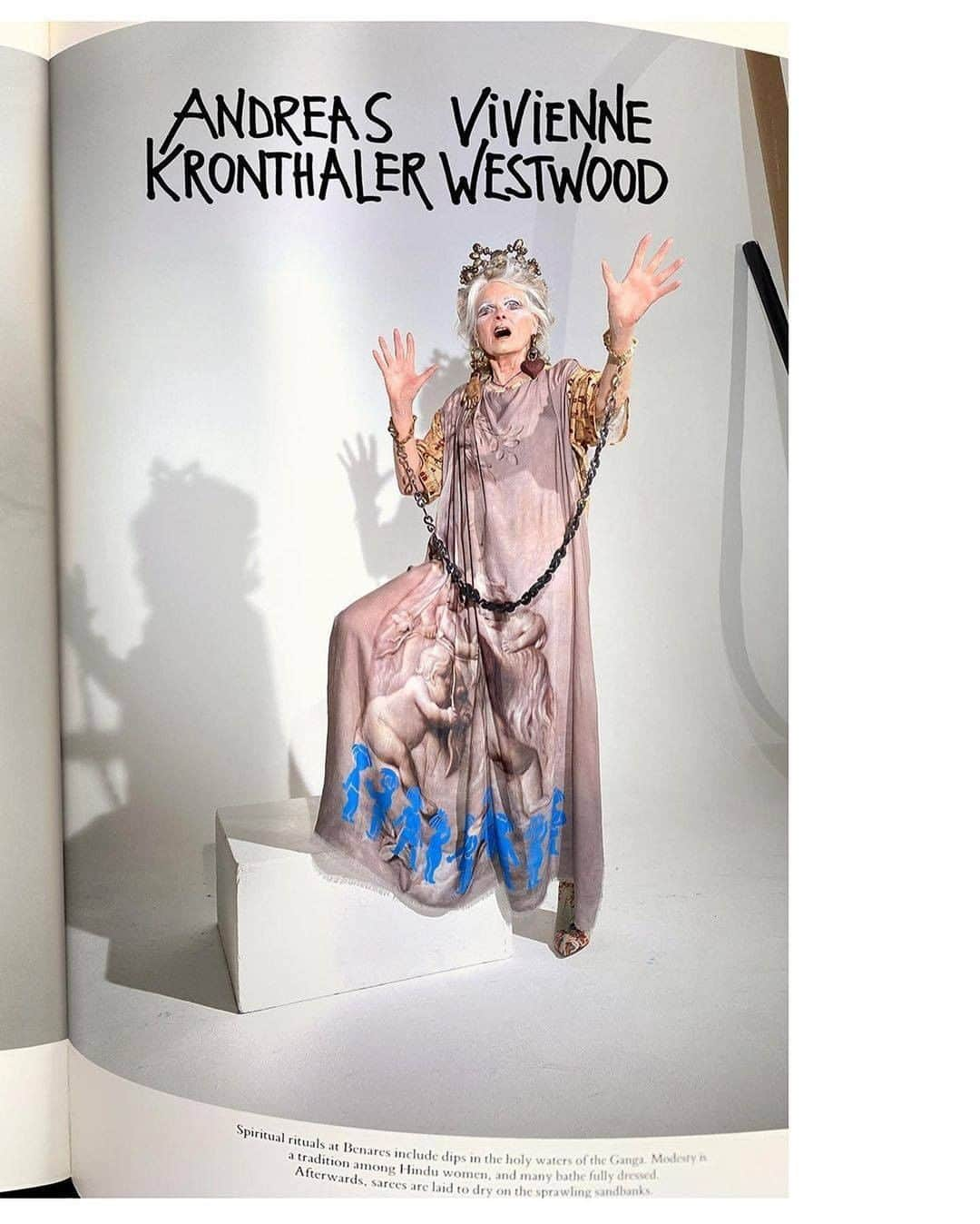 ヴィヴィアン・ウエストウッドさんのインスタグラム写真 - (ヴィヴィアン・ウエストウッドInstagram)「Vivienne Westwood 2021年春夏シーズンのキャンペーンでは、モデルVita Leandra、そして永遠のミューズSara Stockbridgeと共に、Vivienne WestwoodとAndreas Kronthaler2人のスタイリング、アートディレクション、シューティングによるビジュアルを展開します。  #VWSS21 #AndreasKronthaler #VivienneWestwood #ヴィヴィアンウエストウッド」2月10日 21時08分 - viviennewestwoodjapan