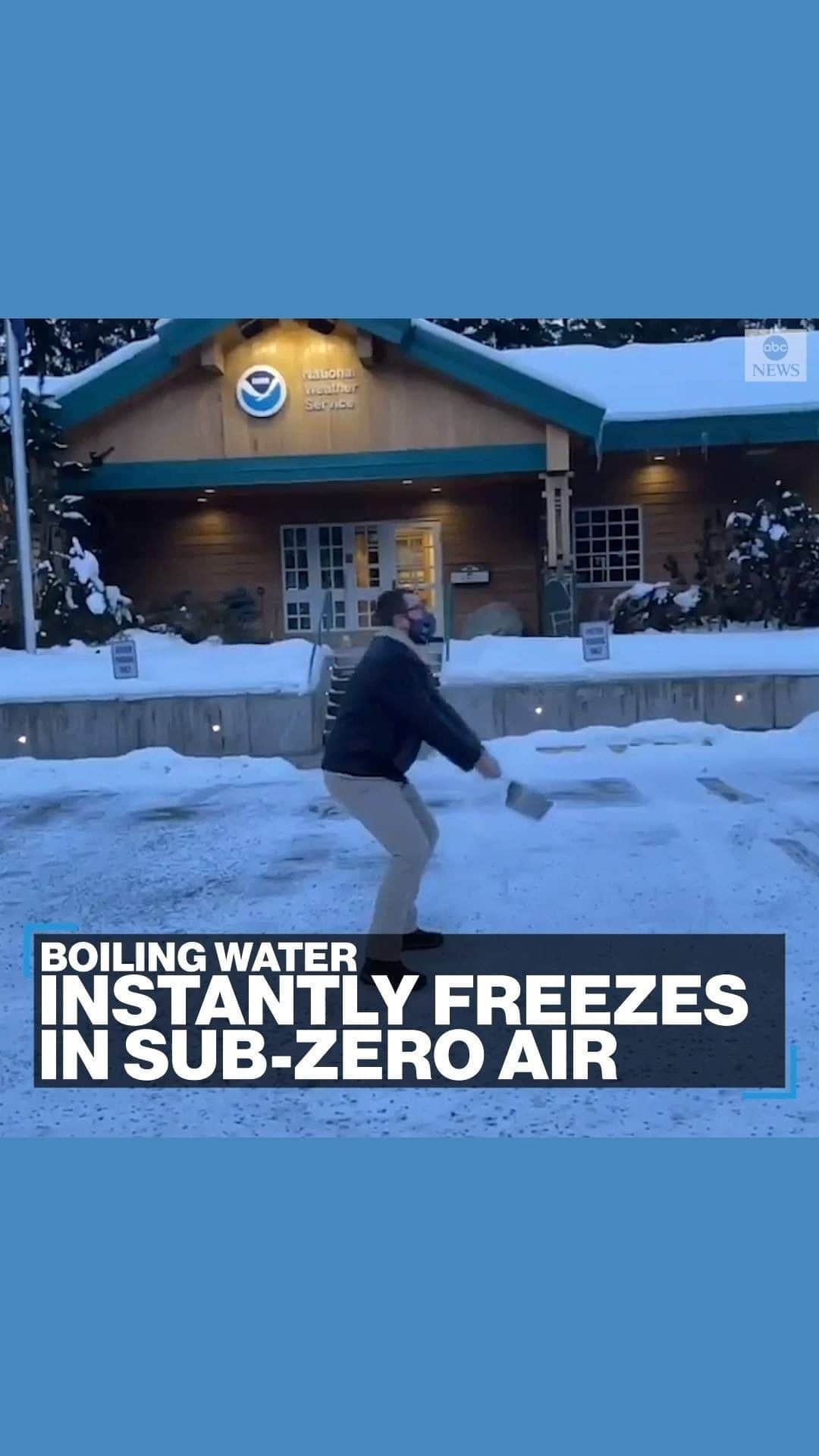 のインスタグラム：「FLASH FREEZE: The National Weather Service captures footage of boiling water freezing instantly mid-air in sub-zero temperatures in Juneau, Alaska.」