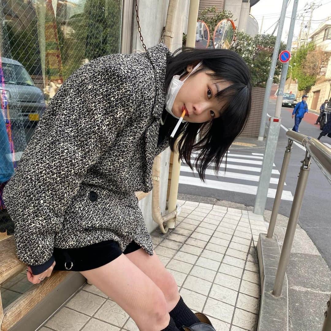 老月ミカのインスタグラム：「なんでも似合うって一番の褒め言葉🖤」