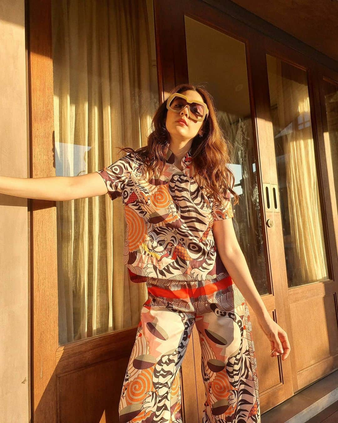 Araya Alberta Hargateのインスタグラム：「รีวิวชุดตรุษจีนให้น้องมอค่ะ @aimeemorakot」