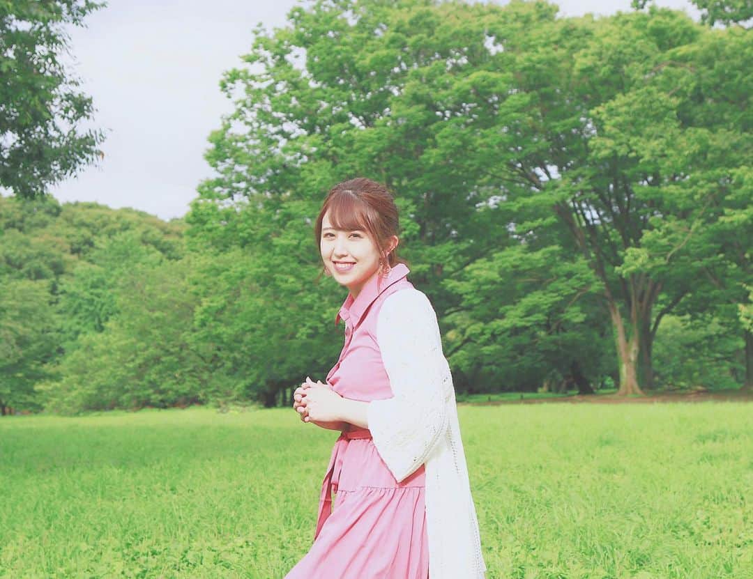 井上麗夢のインスタグラム：「🌕﻿ ﻿ 今日は舞台を見てきた﻿ お芝居がしたいなぁって思ったなぁ﻿ ﻿ 人に会いたくなるよねぇ☺️﻿ ﻿ ﻿ お芝居したいねぇ☺️﻿ ﻿ ﻿ 今日もほろ酔いで寝る☺️﻿ ﻿ ﻿ ﻿ ﻿ _______________﻿ ﻿ 2/13 女優撮影会﻿ ﻿ 残り4枠！﻿ ﻿ #カメラマン募集﻿ #撮影会モデル﻿ ﻿ __________﻿ ﻿ 【#YouTube】﻿ ﻿ 2/14(日)20:00〜START﻿ 毎週、金日更新﻿ ﻿ 女子が吐露する「とろトーク」﻿ ただ、お酒飲んで喋ってる﻿ 私たちが楽しいだけのチャンネルです🥰❤️﻿ ﻿ ﻿ プロフィールトップページからリンク飛べます🙆‍♀️❤️﻿ ﻿ 「とろチャンネル」﻿ で検索するとたくさんでてきちゃうから﻿ 大変かもしれないけど、、笑笑﻿ 見つけてチャンネル登録してもらえたら﻿ とってもうれしいなー！！﻿ ﻿ ﻿ お題のストックは50個以上！﻿ めちゃくちゃに喋り倒して﻿ 飲み倒します！！！！﻿ ﻿ ﻿ __________﻿ ﻿ ﻿ ﻿ Twitter:@Remu_19﻿ ﻿ ﻿ ﻿ #カメラ女子 #カメラ女子部 #ipone #東京写真部 #写真部 #instagood  #clubhouse #olympuspen #写真好きな人と繋がりたい  #写真を撮るのが好きな人と繋がりたい  #カメラ好きな人と繋がりたい #カメラマン募集 #ファインダー越しの私の世界  #フィルター越しの私の世界 #ポートレート #ポートレートモデル #女優 #井上麗夢　#YouTube #ダイエット #写真集 #被写体モデル #被写体 #撮影会モデル #撮影会 #断捨離　#撮影会」
