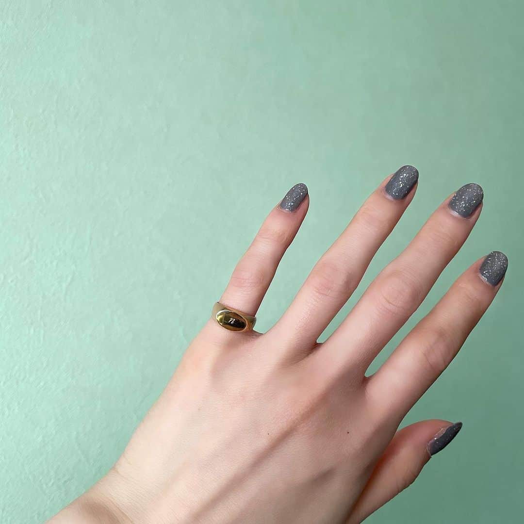 江崎ななほのインスタグラム：「イニシャル入り💙 @gray____accessories」