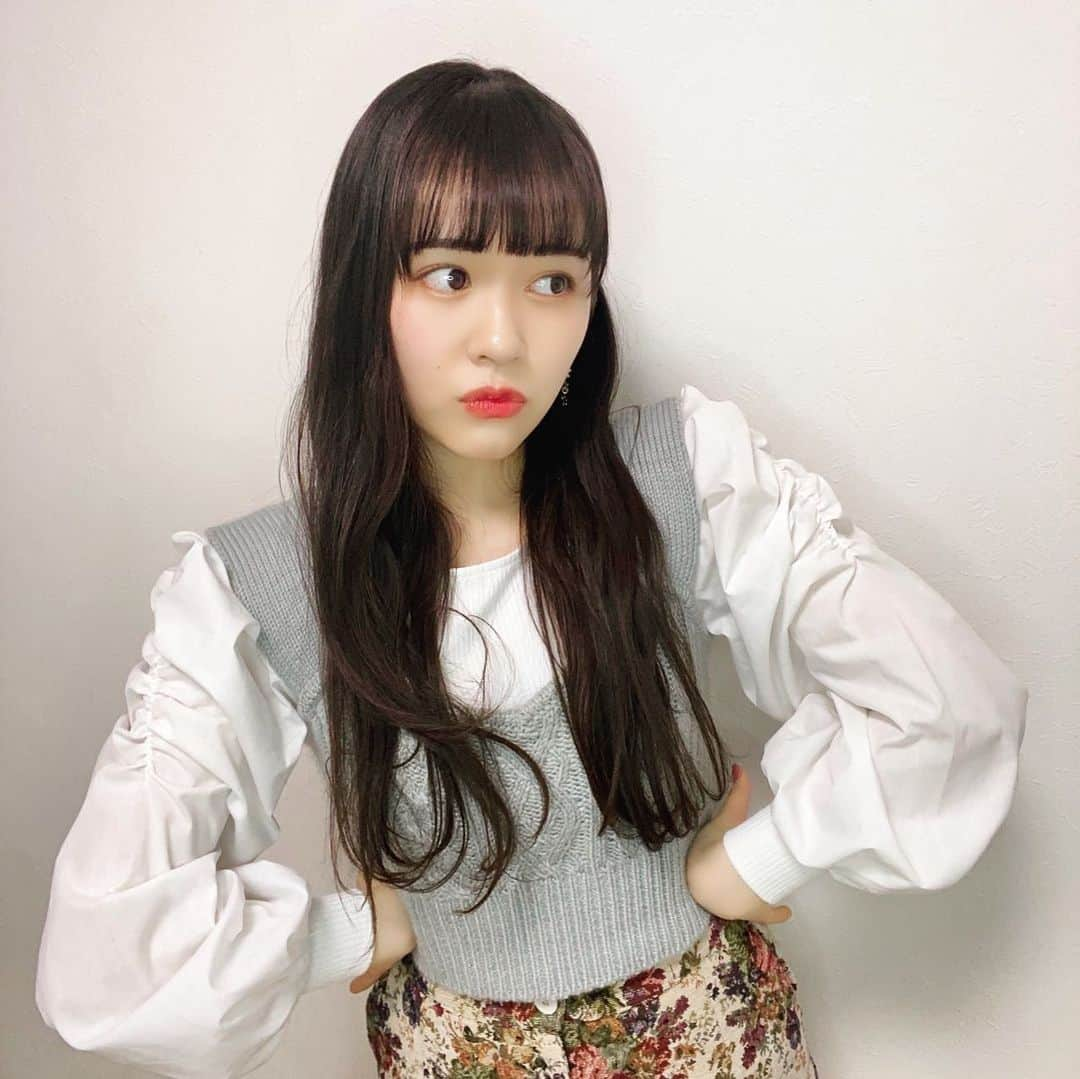 @onefive（ワンファイブ）さんのインスタグラム写真 - (@onefive（ワンファイブ）Instagram)「今日はありがとうございましたー！！ ｢BBB｣のMVを見てビビビッと来た瞬間を教えてくださいっ✨ 久しぶり皆さんとお話出来て幸せでした😌💭 素敵なバレンタインを過ごしてね♡  #onefive_KANO  #apresjour #ビスチェ＋袖コンシャストップス #ゴブラン台形スカート #BBB #ビビビッ #バレンタイン ...♡  「BBB」楽曲配信はこちらから💁‍♀️ https://amuse-inc.lnk.to/BBB0210IN」2月10日 21時36分 - official.onefive