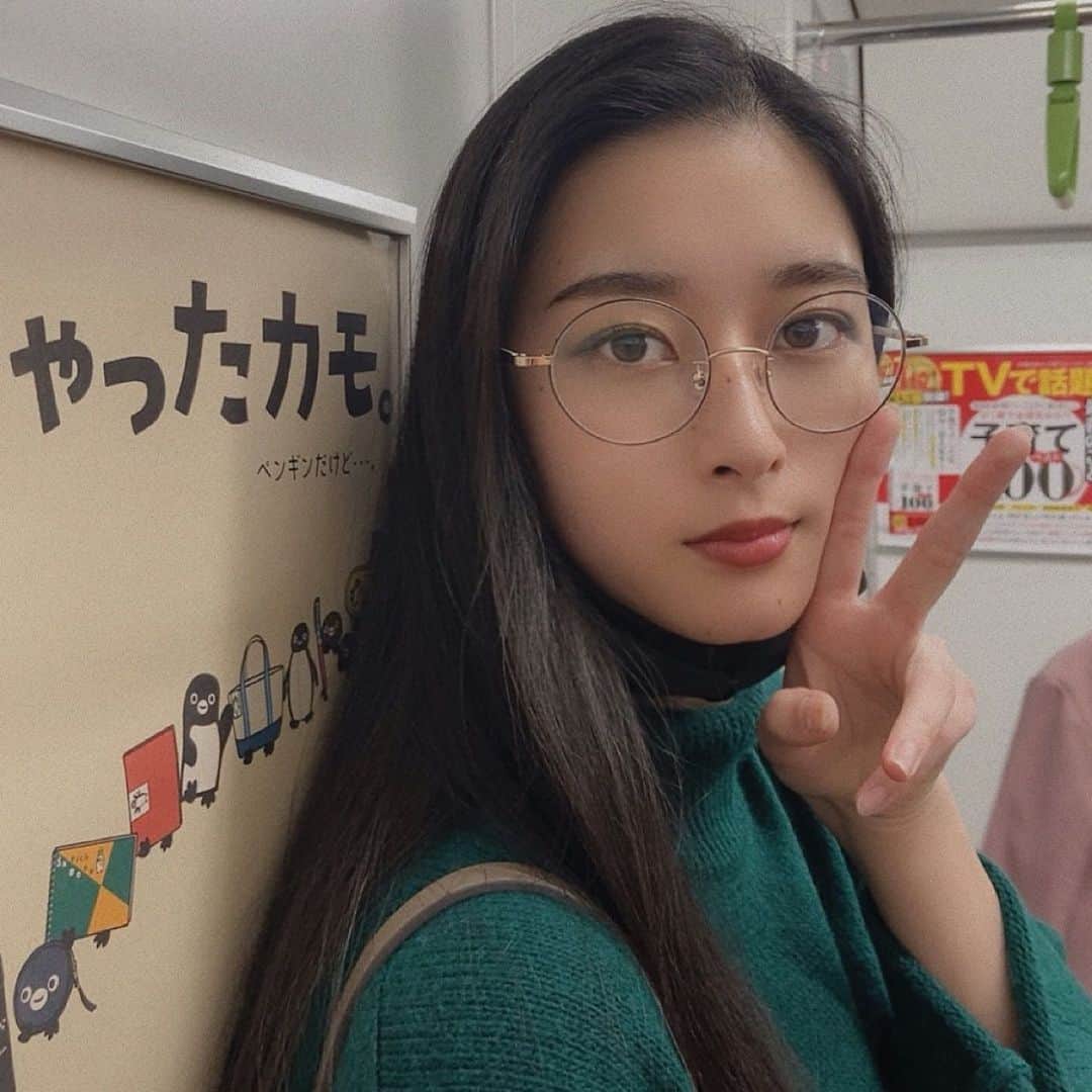 西山なずなのインスタグラム：「. 去年の写真。 カメラ向けられて一瞬ね🙏 はやくマスクなしの生活になりますように。」