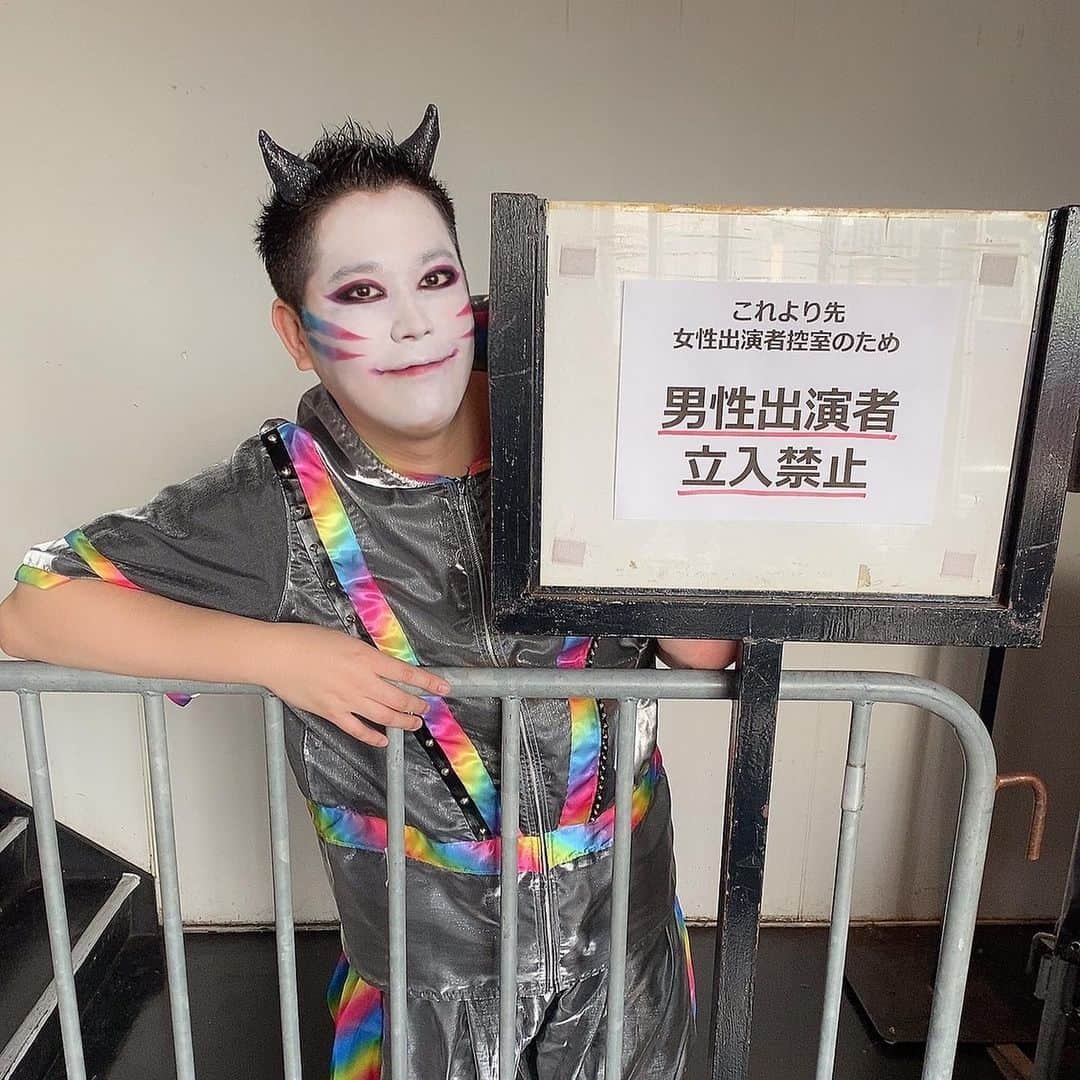 たっしーのインスタグラム：「黒フェスありがと〜❕🌈 ＊ #モノクローン #たっしー #虹色担当 #アイドル」