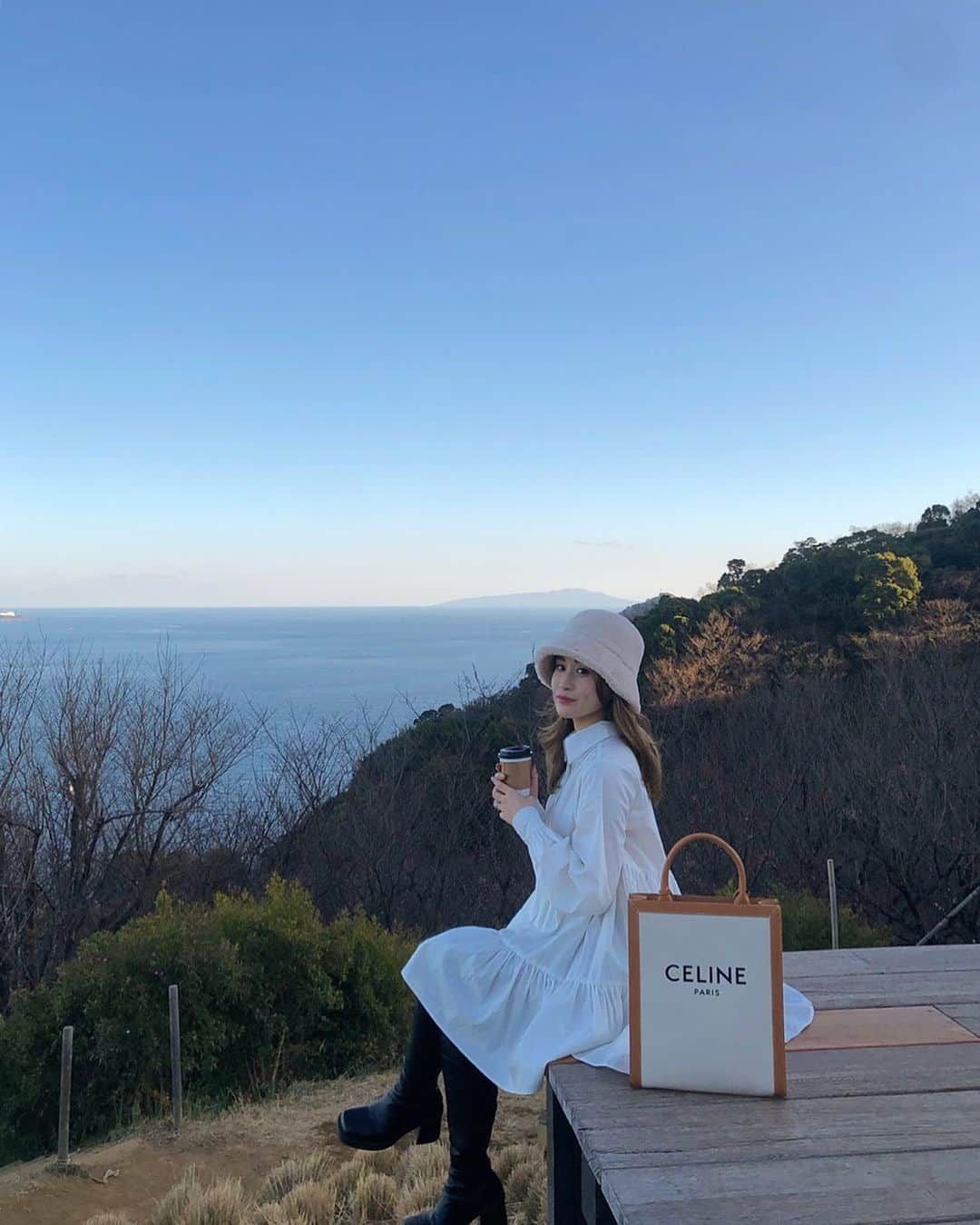 都築青空さんのインスタグラム写真 - (都築青空Instagram)「熱海カフェ☕️ 時差投稿の熱海。 . .  #アカオハーブアンドローズガーデン #coedahouse #熱海カフェ #熱海 #熱海旅行 #静岡 #静岡旅行 #国内旅行 #gotoキャンペーン #gotoトラベル  #あおぞら旅日記」2月10日 21時54分 - aozora723