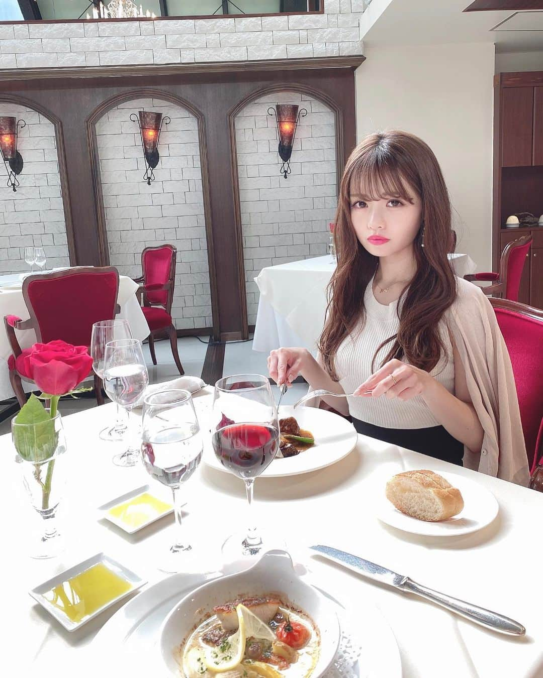 Isakoさんのインスタグラム写真 - (IsakoInstagram)「青山でイタリアン🍽💕 　 今日は、お仕事合間のランチをしに青山一丁目にある青山エリュシオンハウスにあやちゃん @tadeaya が連れて行ってくれました🌸 　 とってもステキな一軒家レストランで、前から気になっていたお店🥰初めて行けてとっても嬉しかったです💕 　 そしてそして、お誕生日のお祝いもしてもらっちゃって🥺ほんとに幸せ者でした🎂💕あやちゃんありがとう😭 　 　 ステキなお写真いっぱい撮ったので沢山載せちゃいますね💫 　 　 　 #青山カフェ#イタリアン#イタリアンランチ#青山ランチ#表参道ランチ#イタリア料理#レストラン#イタリアンレストラン#青山グルメ#青山一丁目#東京グルメ#東京ランチ」2月10日 21時54分 - ichaaako