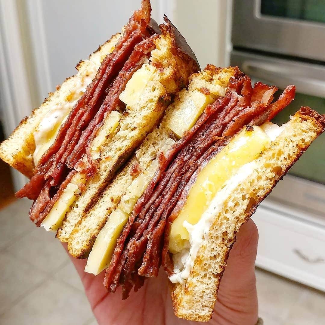 Flavorgod Seasoningsさんのインスタグラム写真 - (Flavorgod SeasoningsInstagram)「TOASTED TURKEY BACON SANDWICH by @kat_glows_up seasoned with @flavorgod Buffalo and Ranch seasonings⁠ -⁠ KETO friendly flavors available here ⬇️⁠ Click link in the bio -> @flavorgod⁠ www.flavorgod.com⁠ -⁠ Saw my girl, @ketokalamazoo make something similar the other day and I had to have it!⁠ ⁠ Toasted @sola bread, spicy ranch mayo using @flavorgod Buffalo and Ranch seasonings, crispy turkey bacon, and Havarti cheese!⁠ -⁠ Flavor God Seasonings are:⁠ 💥ZERO CALORIES PER SERVING⁠ 🔥0 SUGAR PER SERVING ⁠ 💥GLUTEN FREE⁠ 🔥KETO FRIENDLY⁠ 💥PALEO FRIENDLY⁠ -⁠ #food #foodie #flavorgod #seasonings #glutenfree #mealprep #seasonings #breakfast #lunch #dinner #yummy #delicious #foodporn」2月10日 22時01分 - flavorgod