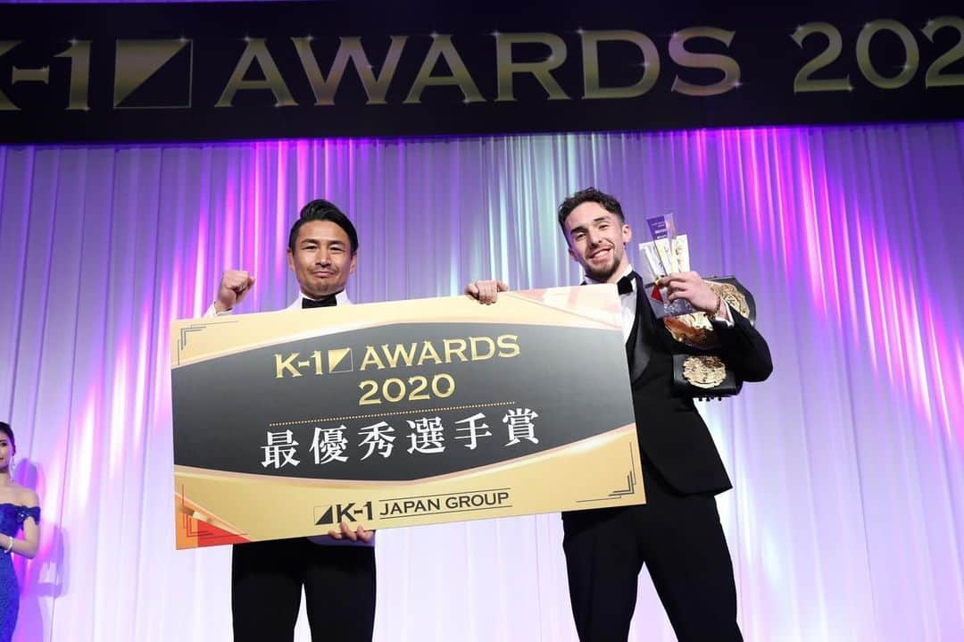 木村ミノルのインスタグラム：「K-1 AWARDS 2020 MVP 👑 本日は年間表彰式があり最優秀選手賞に選んでいただきました！魔裟斗さんから有り難いお言葉をいただきモチベーション上がりました！  #k1wgp  #MVP #最優秀選手賞 #レジェンド #カリスマ #魔裟斗 #木村ミノル」