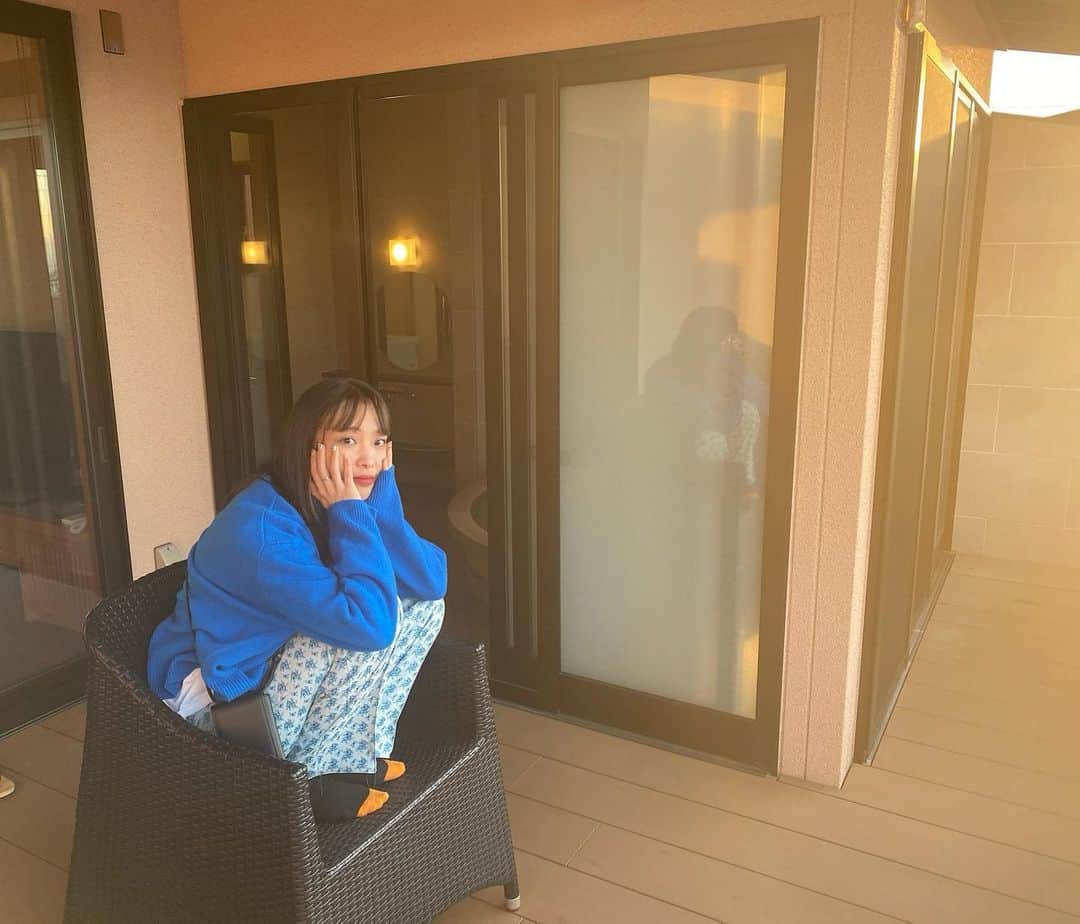 高橋有紀のインスタグラム：「お誕生日はお休みをとらせてもらってのんびりゆっくり🎂 歳を重ねまくってます。 毎年連絡をくれるお友達も先輩も早く会いたいなぁ。 送り主を書き忘れた（天然）しーちゃんからのプレゼントも嬉しかった！」