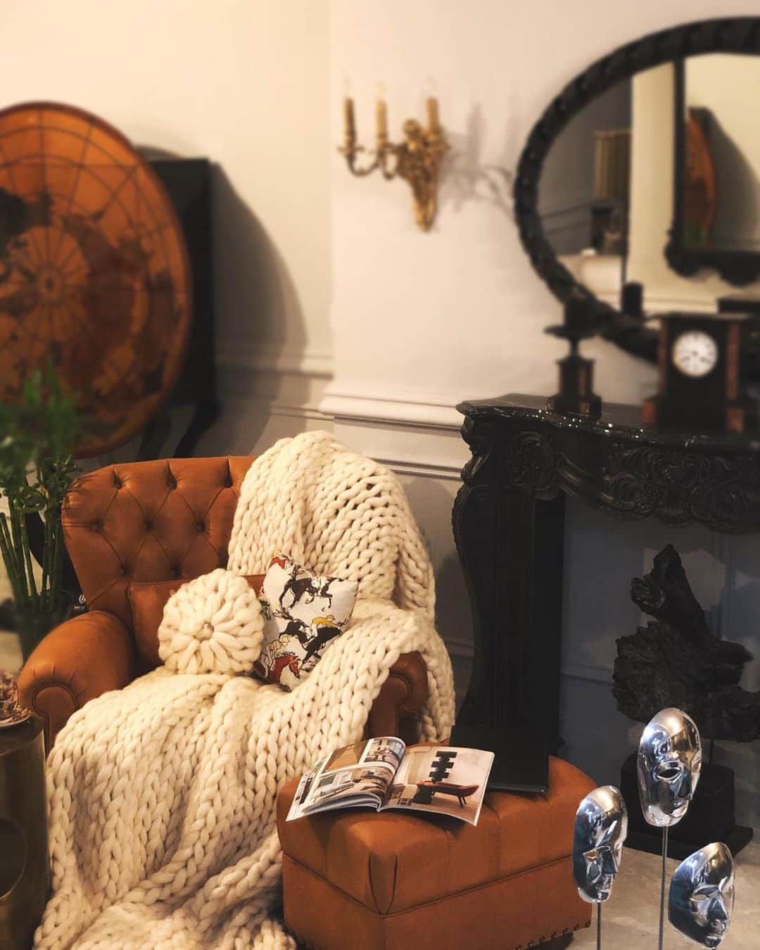 My Interiorのインスタグラム：「Wool knitted blankets by @bretzhestia for order and world 🌎 wide shipment ✈️ 👉🏼 @bretzhestia」