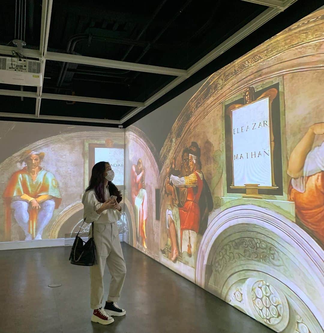 ティア さんのインスタグラム写真 - (ティア Instagram)「Michelangelo art exhibition 💖 미켈란젤로 전시회 🌹」2月10日 22時28分 - tia_0315