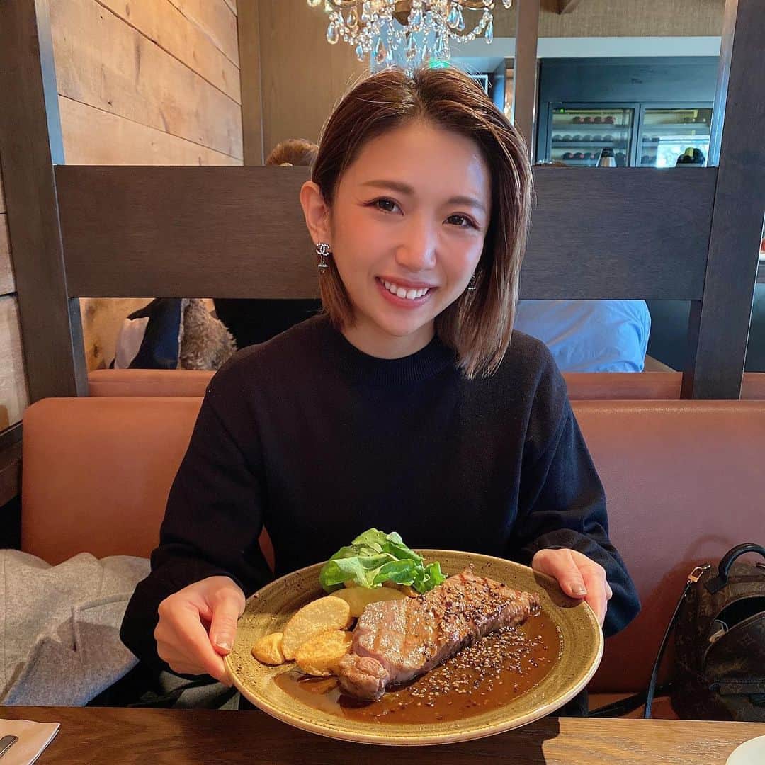 REIちぇるのインスタグラム：「この前代官山でランチしてきたのよ〜♡  お互い会話が大人になったな〜😊💕  今月の２０日は。。。 アレを歌っちゃうかも？？」