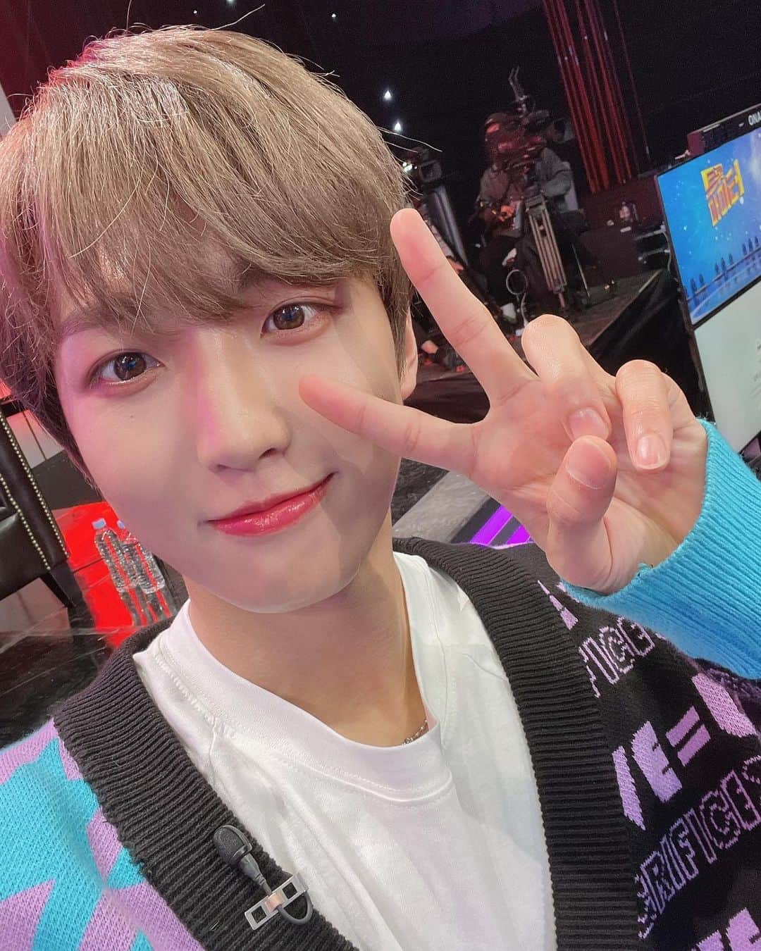 UP10TIONのインスタグラム：「수요요정 선율 등장🥳  잠시 후 11시, MBN ‘트롯파이터’가 방송됩니다! 선율이와 함께하는 수요일 밤! 잊지 말고 오늘도 본방사수하세요💛  #업텐션 #UP10TION #선율 #SUNYOUL #MBN #트롯파이터」