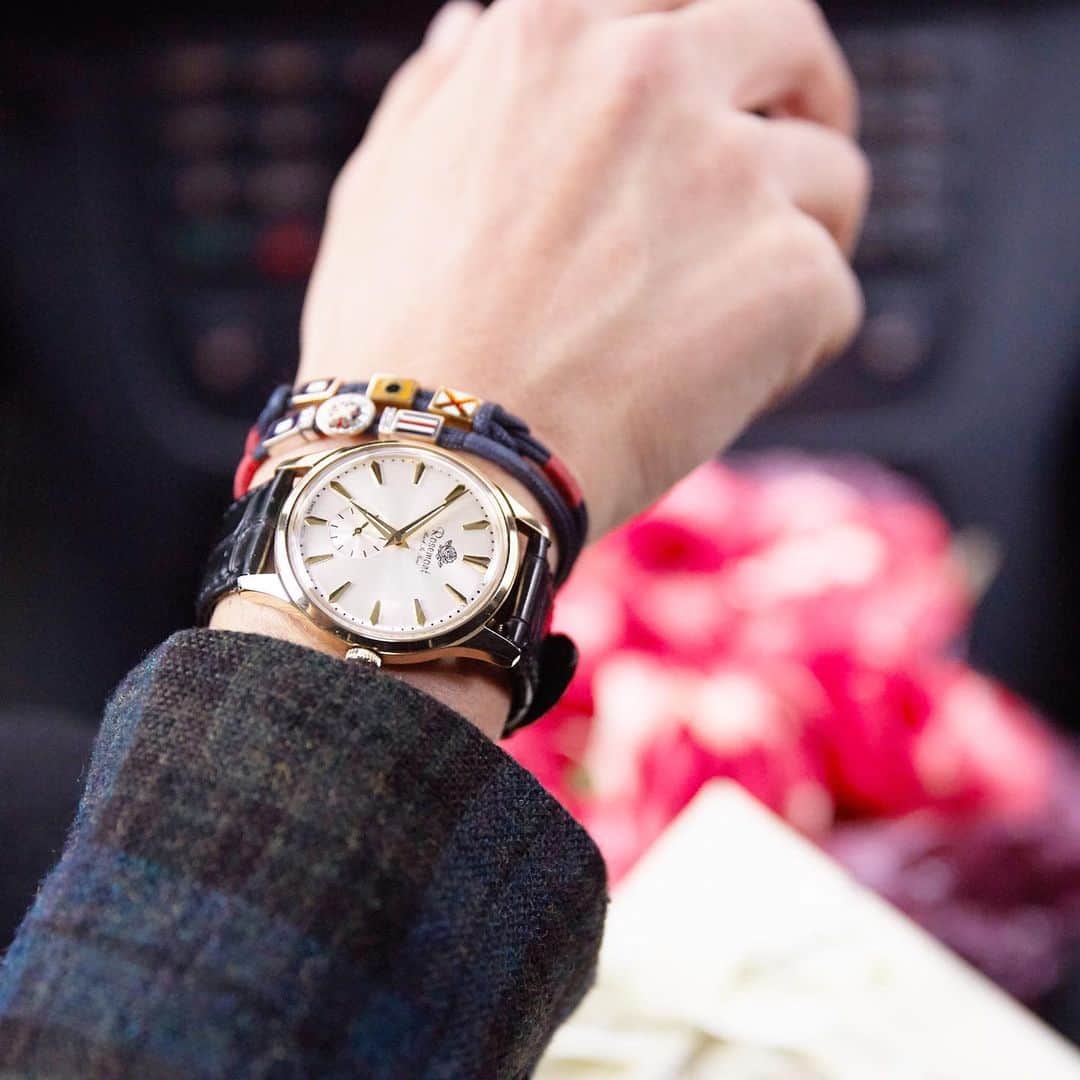 rosemont_jpさんのインスタグラム写真 - (rosemont_jpInstagram)「♡メンズウォッチフェア開催中♡ . 3/31までの期間限定で、Rosemont Back In Time Collectionの腕時計をご購入の方に先着順で特製コインケースをプレゼント💝✨ . クラシカルで品のある腕時計はバレンタインデーのプレゼントや新生活の応援アイテムにもオススメ❣️このお得なチャンスをぜひお見逃しなく😉✨ ↓　↓　↓ https://www.peaksstore.jp . #rosemont #ロゼモン #時計 #腕時計好きな人と繋がりたい #フェア #腕時計くら部 #アクセサリー #クラシック #バレンタイン #コーデ #暮らし #丁寧に暮らす #シンプルな暮らし #アンティーク #メンズ #プレゼント #ギフト #ペア #classic #watch #ootd #gift #fashiongram #accessories」2月10日 22時43分 - rosemont_jp
