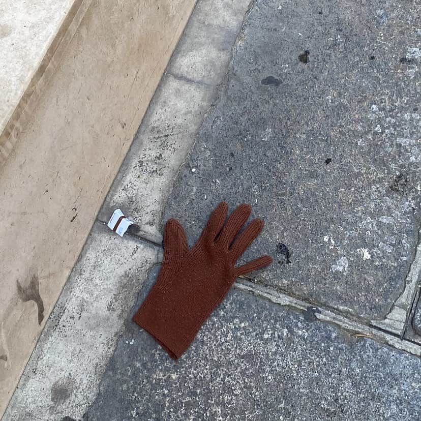 フィリップ・P・キーンのインスタグラム：「#thingsyoufind  someone had a hand in this」