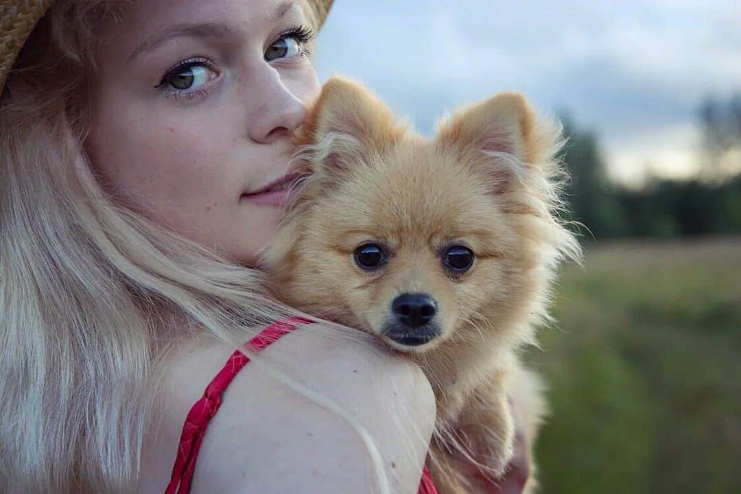 アナスタシヤ・ガルスチャンのインスタグラム：「Всегда участвую в акциях и в благотворительности и сегодня не исключение ☺️ #признаюсьвлюбви4лапы @4lapy.ru 🐶♥️」
