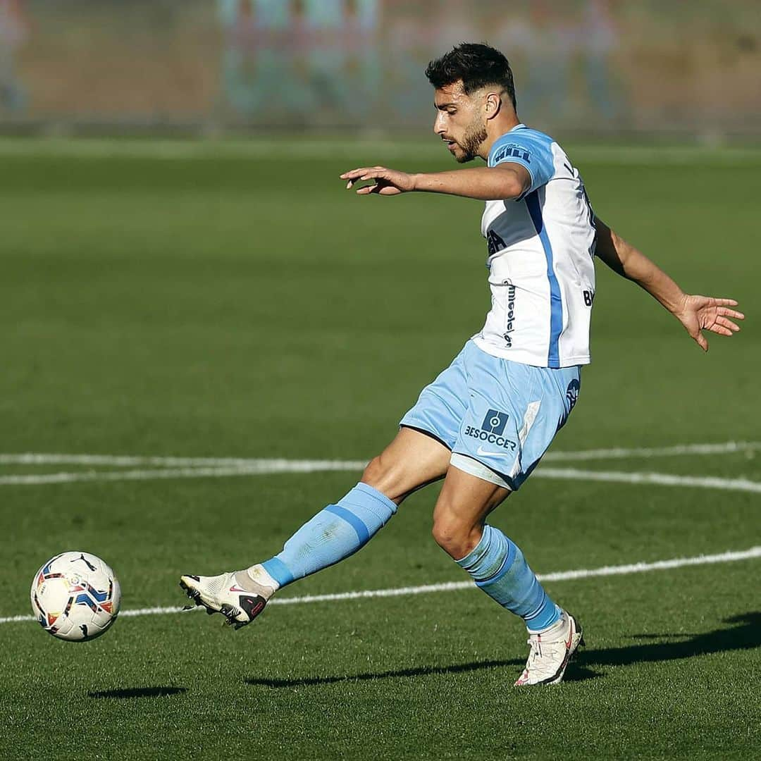 マラガCFさんのインスタグラム写真 - (マラガCFInstagram)「🔝 Será, a buen seguro, uno de los goles de la temporada en #LaLigaSmartBank.  El tanto de @luiisillo23 ante el #RealZaragoza, entre los mejores de la 2⃣4⃣ jornada liguera. GO-LA-ZO para verlo una y otra vez en el #MagazineLaLigaSmartbank📺  #HayQueVivirla #MálagaRealZaragoza⚽」2月10日 22時52分 - malagacf