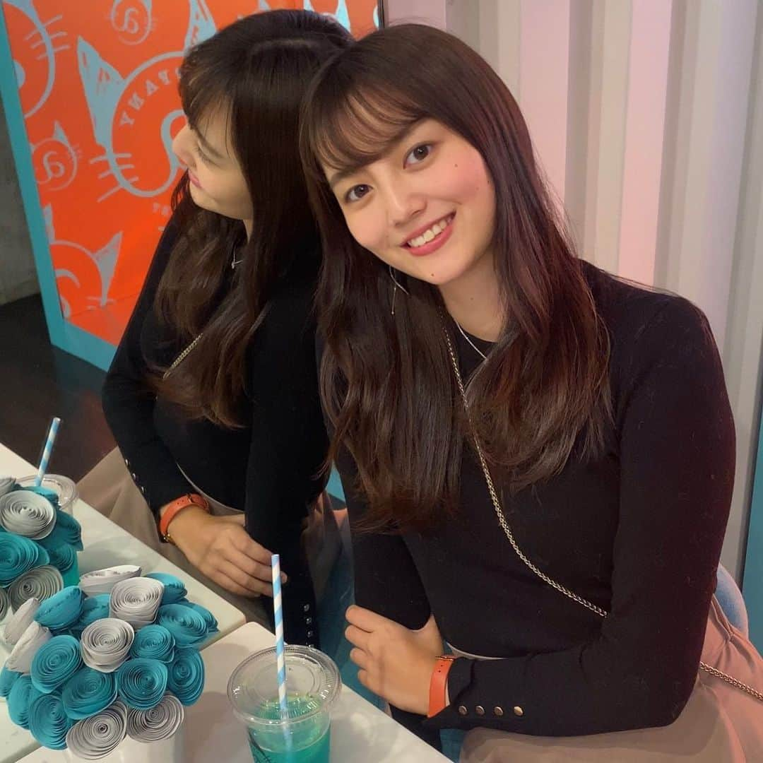 藤原美歩さんのインスタグラム写真 - (藤原美歩Instagram)「友達が予約してくれて念願のTiffany cafe💙﻿ ﻿ Tiffany Blueで統一された店内が可愛すぎた😍﻿ ﻿ ちなみに食べ物まで基本的にTiffany Blueで統一されてる笑﻿ ﻿ ﻿ ﻿ ﻿ ﻿ ﻿ ﻿ ﻿ ﻿ ﻿ ﻿ ﻿ ﻿ ﻿ ﻿ ﻿ ﻿ ﻿ ﻿ ﻿ ﻿ ﻿ ﻿ ﻿ ﻿ ﻿ ﻿ #サロンモデル #サロモ #サロン撮影 #作品撮り #前髪パーマ #ヘアアレンジ #撮影モデル #撮影データ #ヘアアレンジ動画  #スタイリング動画　#カフェ巡り好きな人と繋がりたい  #tiffanycafe  #ティファニーカフェ #ティファニーブルー  #キャットストリート #原宿カフェ #原宿グルメ #原宿スイーツ #表参道カフェ #表参道グルメ #表参道カフェ巡り #カフェ巡り #tiffanycafè  #スイーツ巡り #カフェ巡り #カフェ部 #スイーツ好きな人と繋がりたい  　#ティファニーカフェ原宿 #ティファニーカフェキャットストリート　#表参道カフェ﻿」2月10日 22時54分 - mh_1016_ig