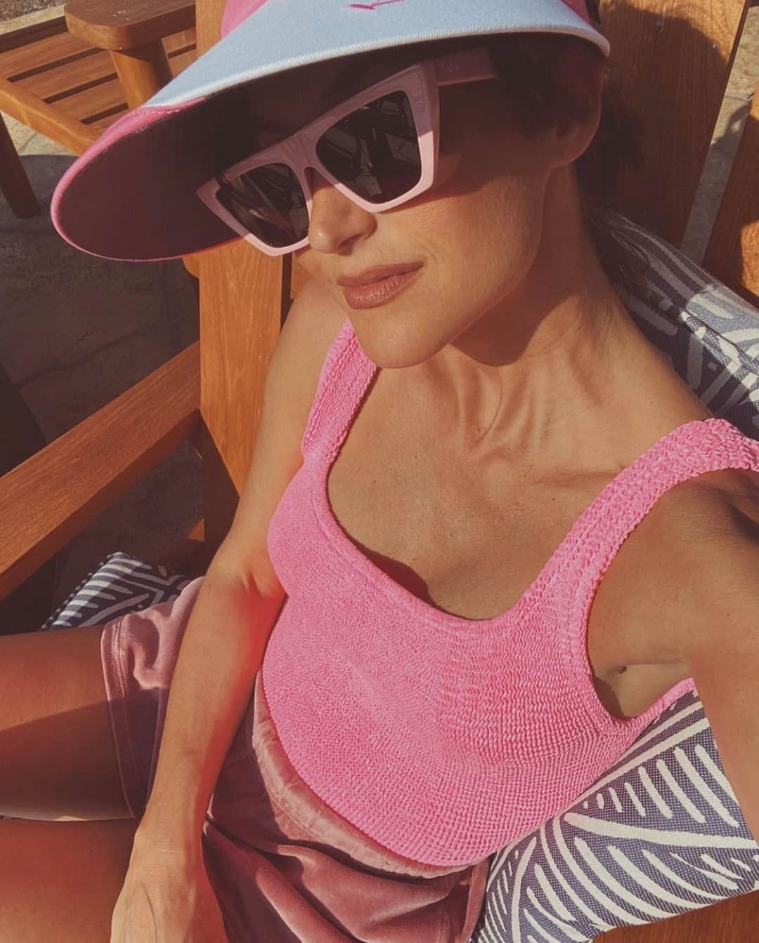 ダニジョーのインスタグラム：「Heaps of new @hunza.g available now on Dannijo.com 🌸💕👙」