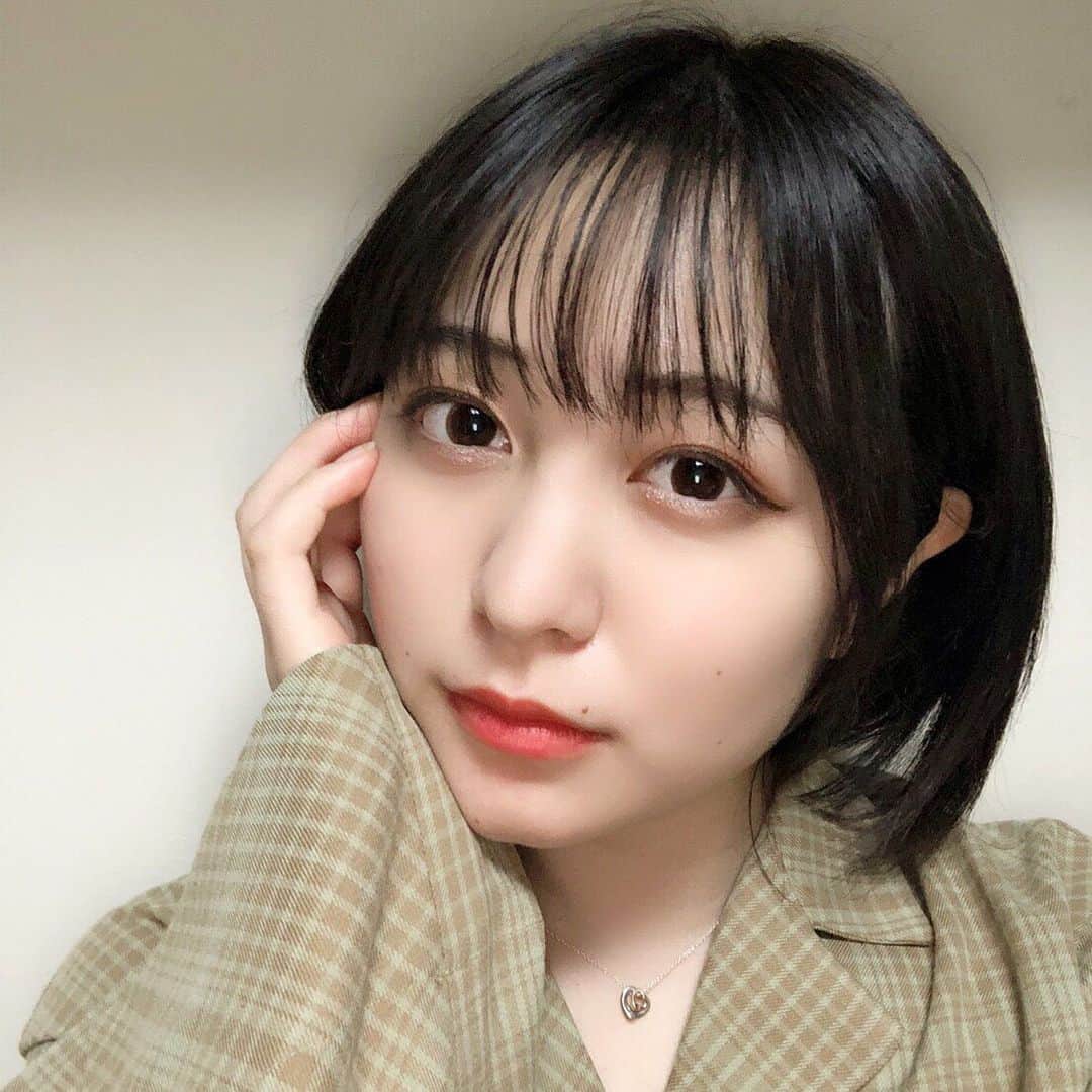 のインスタグラム：「・ こんばんは〜！  最近家族になったウーパールーパーちゃん紹介します🦦  StayHome頑張りましょう！   #ウーパールーパー」