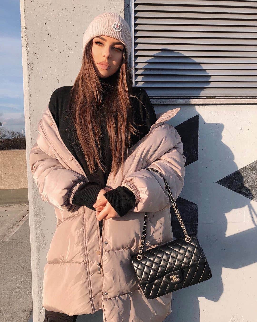 SHEINのインスタグラム：「Chasing the sun 💫  @maja.dzic  Shop Item #: 1656614  #SHEINgals #SHEINstyle #SHEINSS21 #fashionlook」