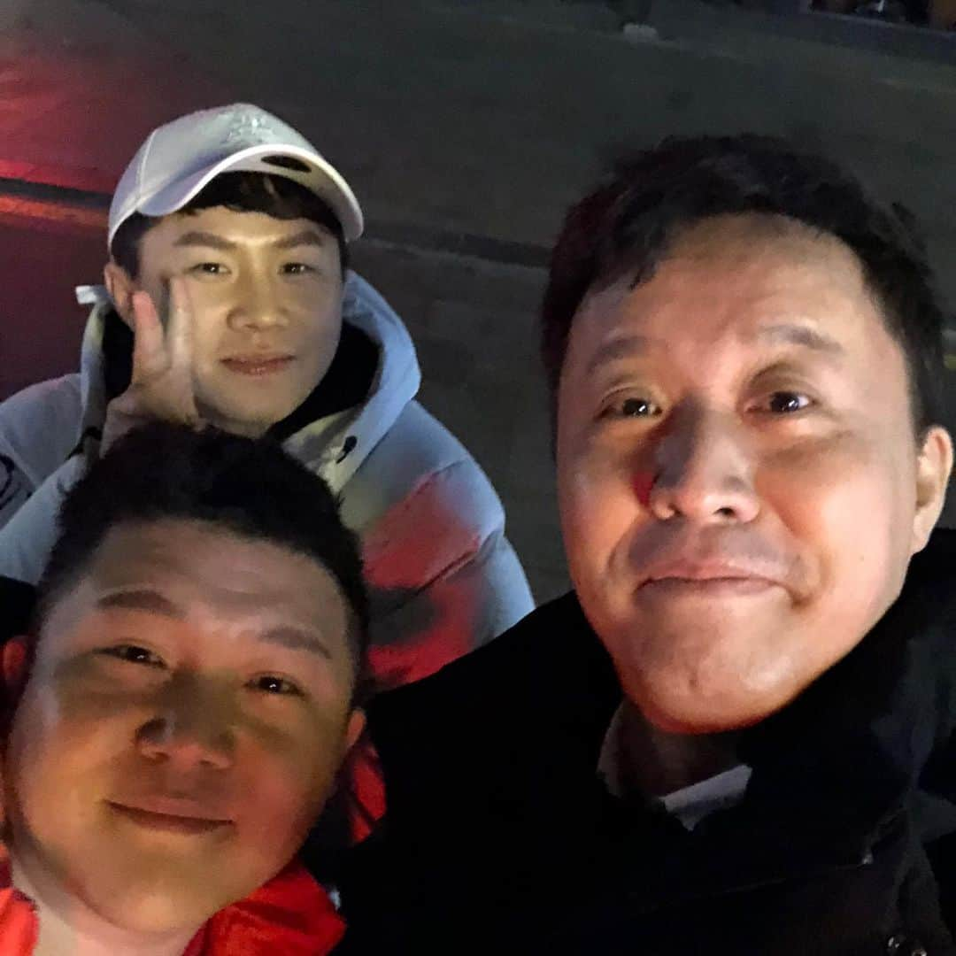 チョン・ジュナさんのインスタグラム写真 - (チョン・ジュナInstagram)「3년전 요맘때라고 뜨네...갑자기 ㅎㅎㅎ ..다들 잘지내는지....#추억#그때우리#무한도전#자영업자#모든열심히」2月10日 23時18分 - junha0465