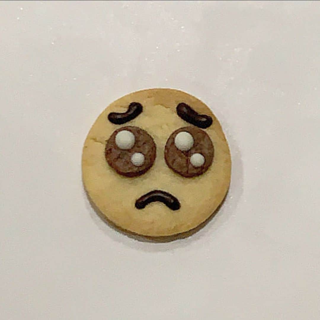 ukapiのインスタグラム：「⠀ ⠀ #🥺 #ぴえん ⠀ 西田さんの手作りぴえんくっきー🥺 めちゃくちゃ可愛い🥺🤍 ⠀ 続編まってます😘←これ ⠀」
