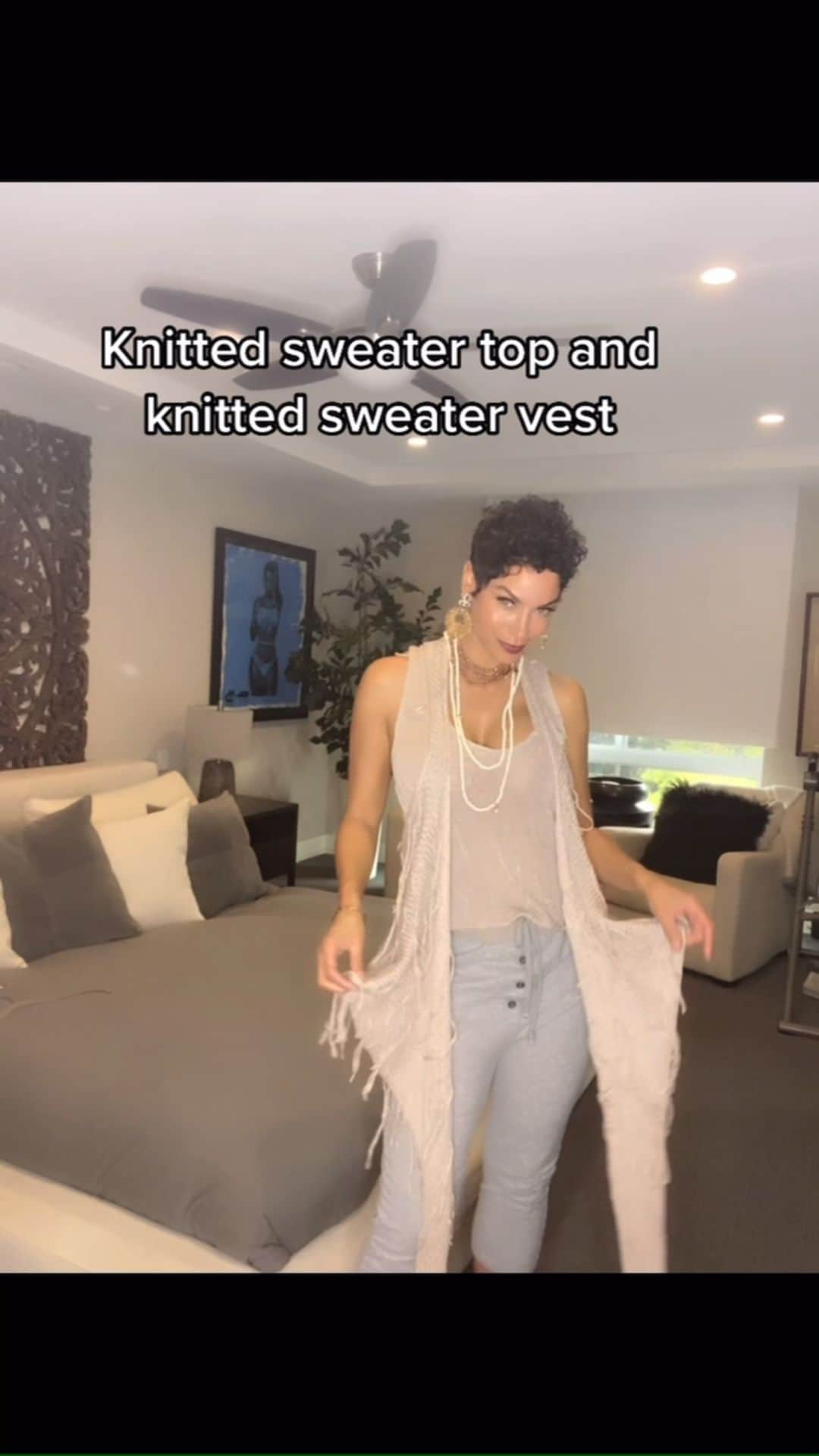 ニコール・ミッチェル・マーフィーのインスタグラム：「You can always take your sweat pants to another level. #fashion #style #keepitclassy  #stylish  #makeitfun #sweatpants #nicolemurphy #yfoy #everydayconfidence」