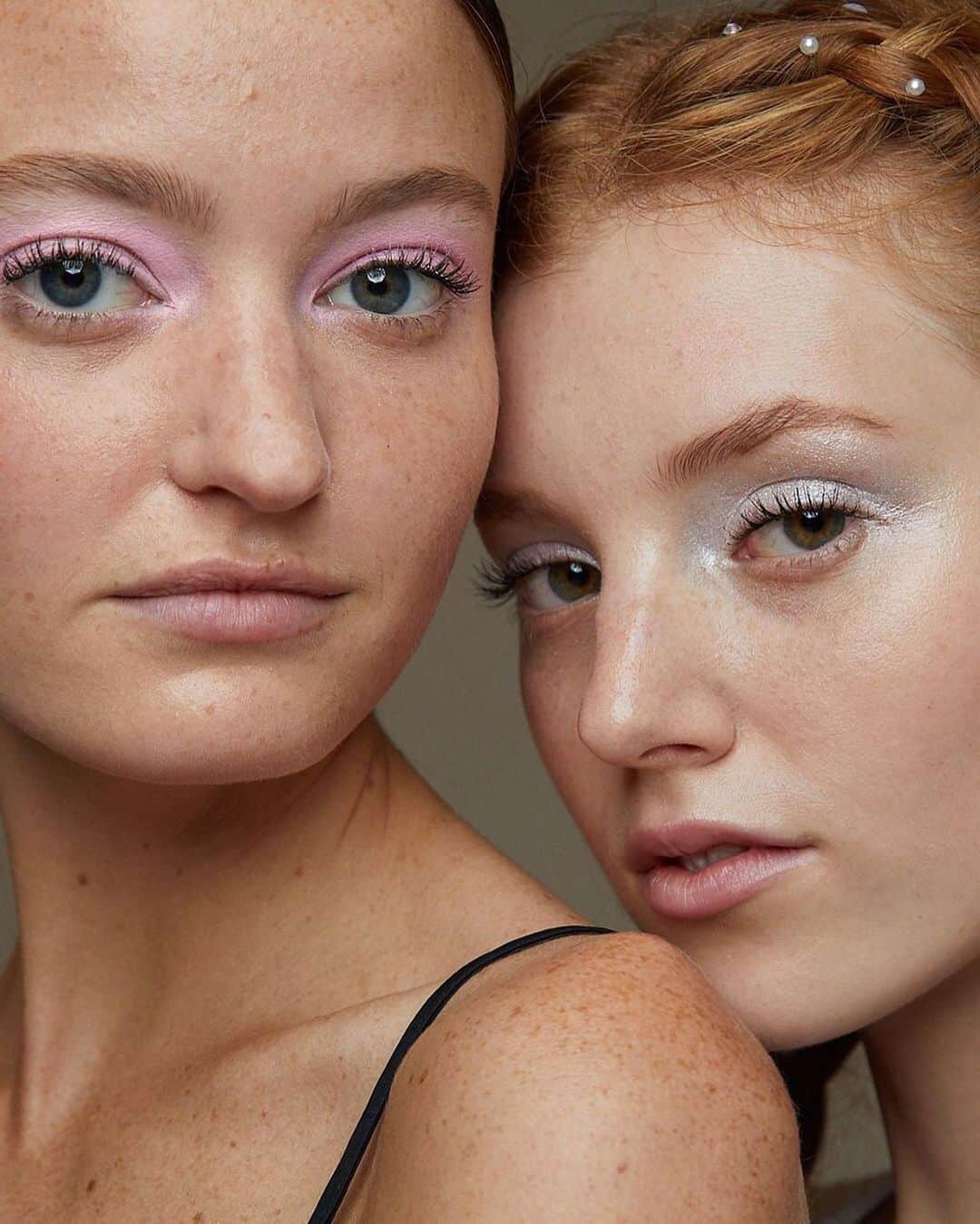 Fashion Weekのインスタグラム：「Fashion week drip 💎 Swipe through for beauty inspo from backstage at @NYFW: The shows and don't forget to set a reminder for the first day of #NYFW this February 14!⁠」