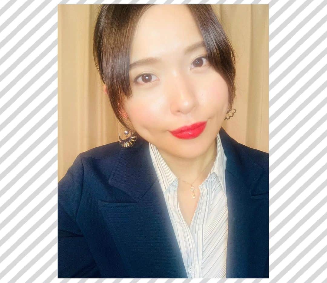 優奈のインスタグラム：「💙  今日は👗いつもと違う装いでした🤣 今日も有難うございました😭🙏💫💫💫  建国記念の日の⭐️2/11(木)⭐️は 千葉県市川市、本八幡(もとやわた)にあります  沙羅Sara さんに出演させて頂きます*\(^o^)/🎤  時短営業になります😌  しっかり対策をして お待ちしております🌹  お越し下さるお客様に感謝🙏  💃2月11日（祝木）本八幡『沙羅』  Open 17:00 1st 17:30〜／2nd 18:45〜  〜田中利由子Presents〜 Vo. 田中利由子 山本友子 正木まどか 優奈  Pf.  鈴木史門  MC5500円（チャーム付）+お飲み物（600円〜）+10%消費税  ‪TEL:047-324-2530‬ ‪千葉県市川市八幡3-8-23 プリンセス三善１F‬  http://sara-concerto.com/  🎼💫譜面をお持ち頂けましたら お客様も歌っていただけますので よろしければ是非お持ちくださいませ *\(^o^)/*  #本八幡沙羅　  #yuuna #優奈　#yuna #pops  #たまには違う雰囲気で」