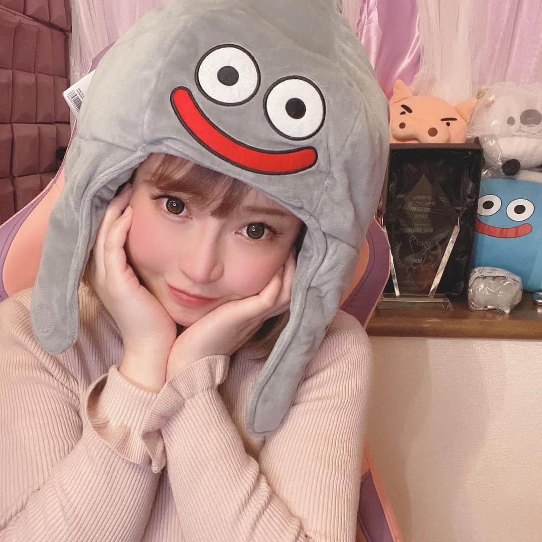 みねりお(旧：柴咲 凛)のインスタグラム：「今日は、Twitter凍結が半年ぶりに復活してホンマに嬉しかった😭✨そして、1.8万人のフォロワーさんがフォローを外さずに居てくれたことも嬉しすぎました😭💕何やったら、更に今日だけで20人以上の方が増えた…❣️🥺 皆しゃん、待っててくれてありがとう😢❤ただいまです🙋‍♀️😭🥺🌈🌈🌈💜  #twitter #凍結解除 #ドラクエ #大人ロリ #イチナナ #メタルスライム #乳柱隊 #100cm超え #みねりお #みねパイ #リアル峰不二子 #撮影会 #グラビア #グラビアアイドル #グラドル自画撮り部 #タレント #インスタグラビア #カメラ #ポートレート #わっしょい #Kカップ #わがままボディ #おっぱい #爆乳 #sexy #１ミリでもいいなと思ったらいいね #ポールダンス #ポールダンス女子 #筋トレ #ストレッチ」