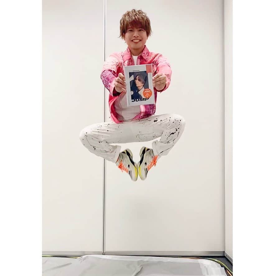 仲村宗悟さんのインスタグラム写真 - (仲村宗悟Instagram)「#1日1JUMP ついに3rdシングル「JUMP」発売されました🎉カウントダウンとしてやってきた #1日1JUMP は今日で終わりますが、これからはMVや楽曲で1日1JUMPして頂けると嬉しいです☺️🙌（スタッフ）  #1日1JUMP #仲村宗悟JUMP #1日1しゅうご」2月11日 0時02分 - nakamura_shugo_official