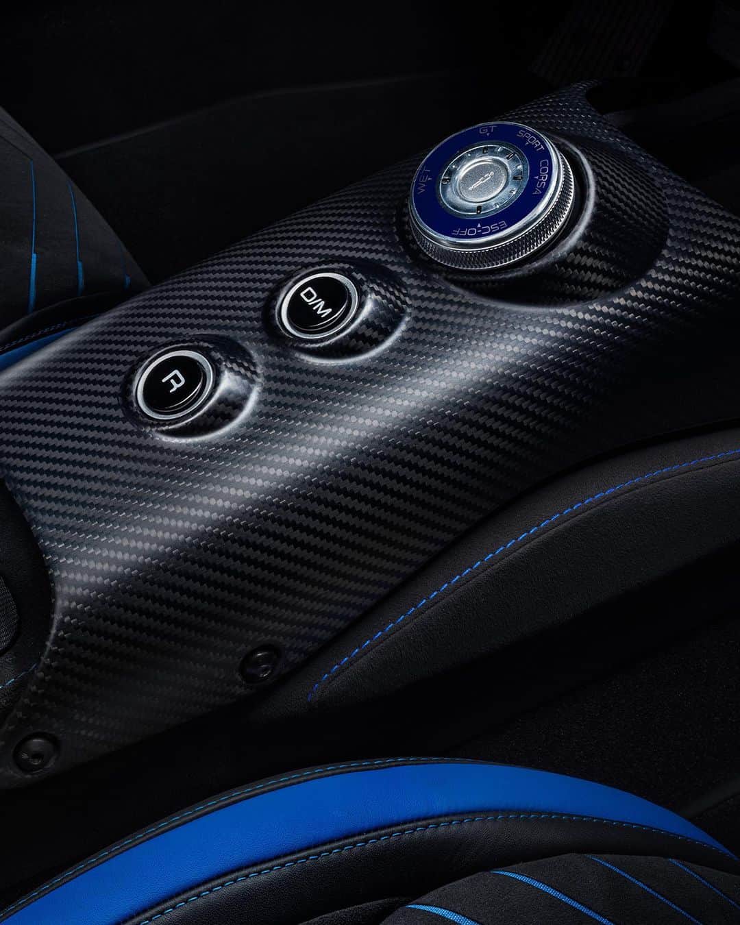 マセラティさんのインスタグラム写真 - (マセラティInstagram)「The MC20's central console is designed to focus purely on your driving pleasure. MC20. The First of its Kind. #MaseratiMC20 #Maserati」2月11日 0時11分 - maserati