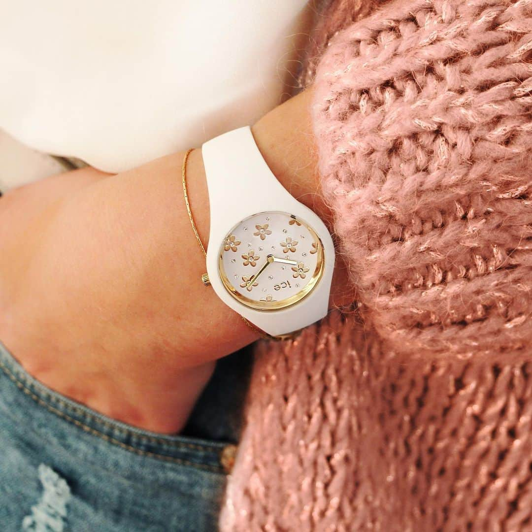 アイスウォッチさんのインスタグラム写真 - (アイスウォッチInstagram)「Wear flowers, no matter the season or time 💖🌸 #icewatch #changeyoucan #iceflower #happiness #colouryourlife #lifestyle #women #goodvibe #colourful #flowerpower」2月11日 0時12分 - icewatch