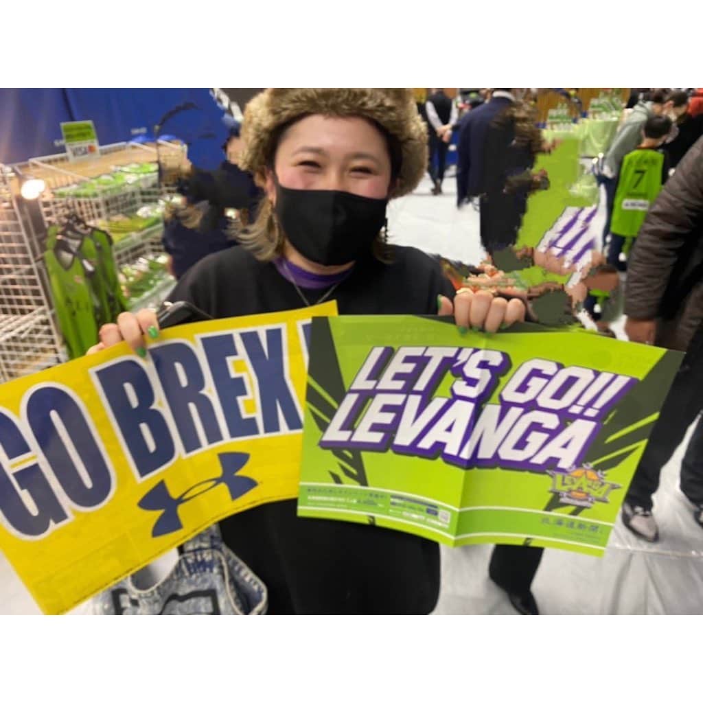 林唯衣のインスタグラム：「レバンガ北海道と宇都宮ブレックスがきたえーるで試合やるのはいつぶり！待ってました！嬉しい！やったぁ！の顔、自分でいうのもアレだけどすっごく幸せそうな顔！久々にこんな自分の嬉しさ溢れる顔を見た😂　#ちょっとチーク濃いな」