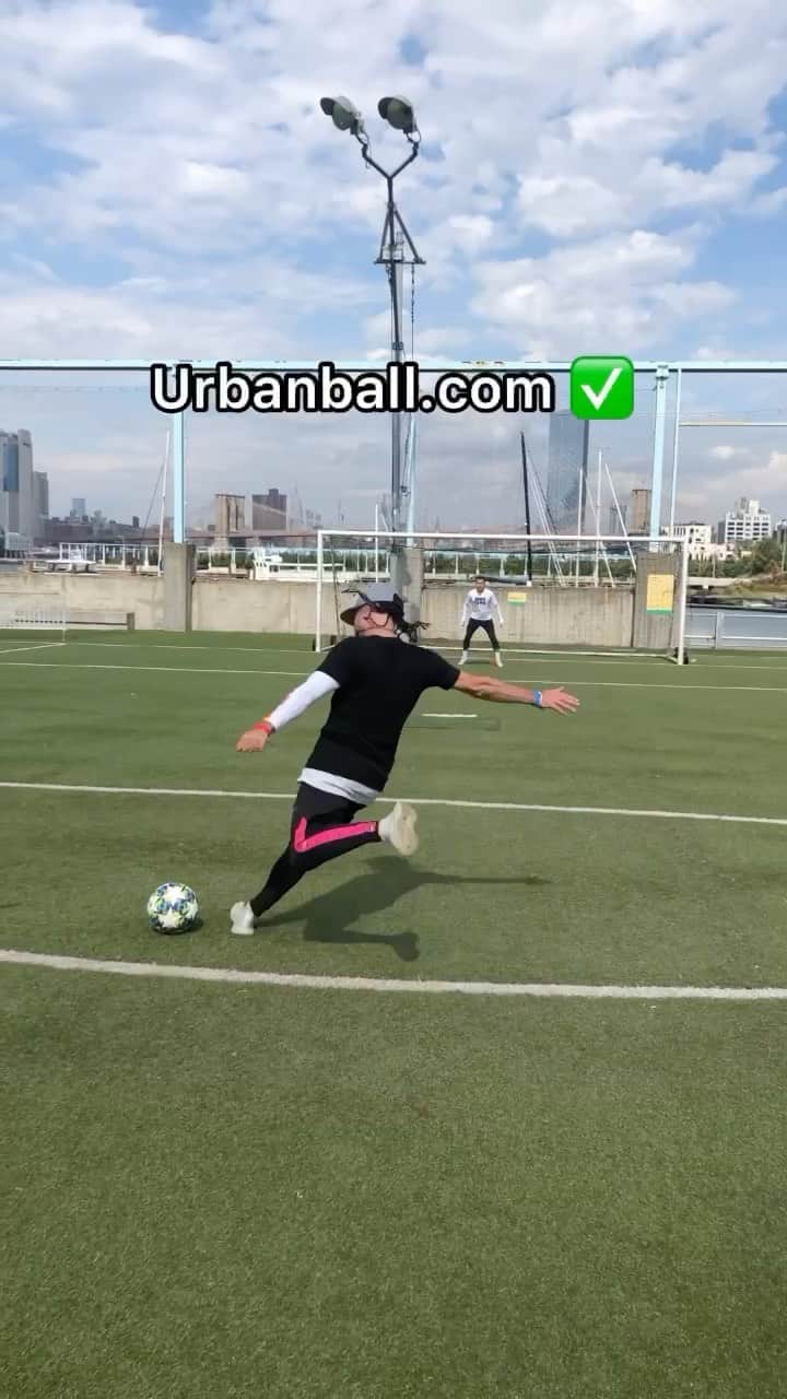 ショーン・ガルニエのインスタグラム：「Welcome in my life 🥰 #Urbanballer #SeanGarnier #Football #Freestyle」