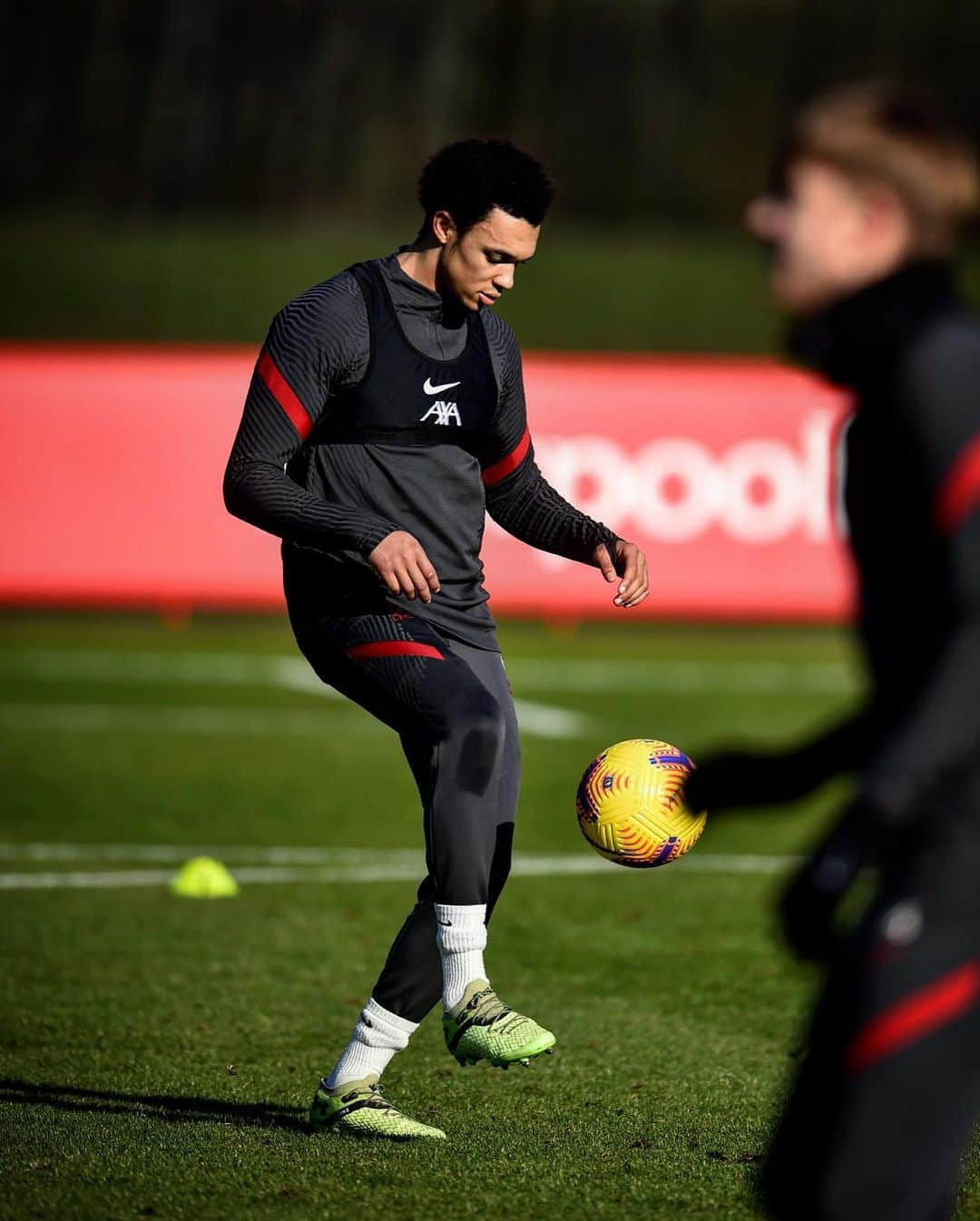 リヴァプールFCさんのインスタグラム写真 - (リヴァプールFCInstagram)「Getting ready for the weekend 💪💪 #LFC #LiverpoolFC #Liverpool」2月11日 0時28分 - liverpoolfc