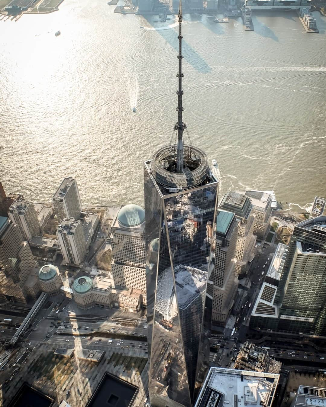 nyonairさんのインスタグラム写真 - (nyonairInstagram)「🏙You can’t beat these views! The BEST way to see the city! 🚁 . . . . Buy Now, Schedule Later! . . . @flynyon @nyonair @nyonstudio #flynyon #nyonair #nychelicopter #helicopter #newyorkcity #nyc #nycprimeshot #manhattan #icapture_nyc #newyork_ig #ig_nycity #nycgo #FlashSale #SuperBowl2021 #GameDay #SuperBowlXX #GoBucs #GoChiefs #TampaBay #Kansascity #NFL #LoveSuperBowlCommercials #SBXX #IsItHalftimeYet #SuperBowlSunday #SuperBowlMVP #NFLGameDay #TomBrady」2月11日 0時30分 - nyonair