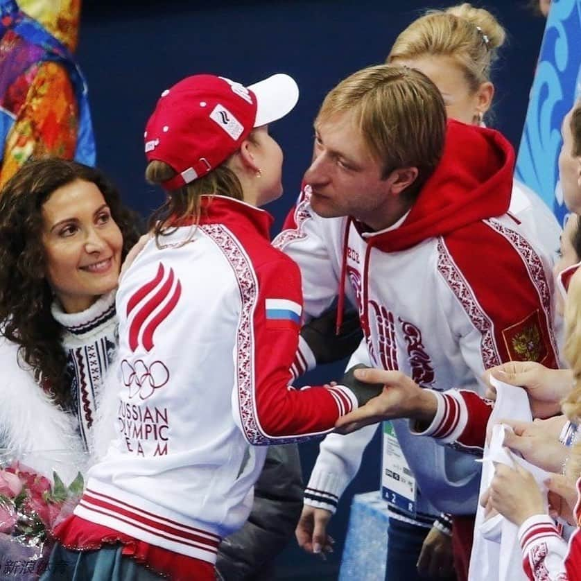 エフゲニー・プルシェンコさんのインスタグラム写真 - (エフゲニー・プルシェンコInstagram)「Sochi 2014 - 7 years  #7летсочи2014 💪🏻💪🏻💪🏻 #mydreamteam」2月11日 0時40分 - plushenkoofficial