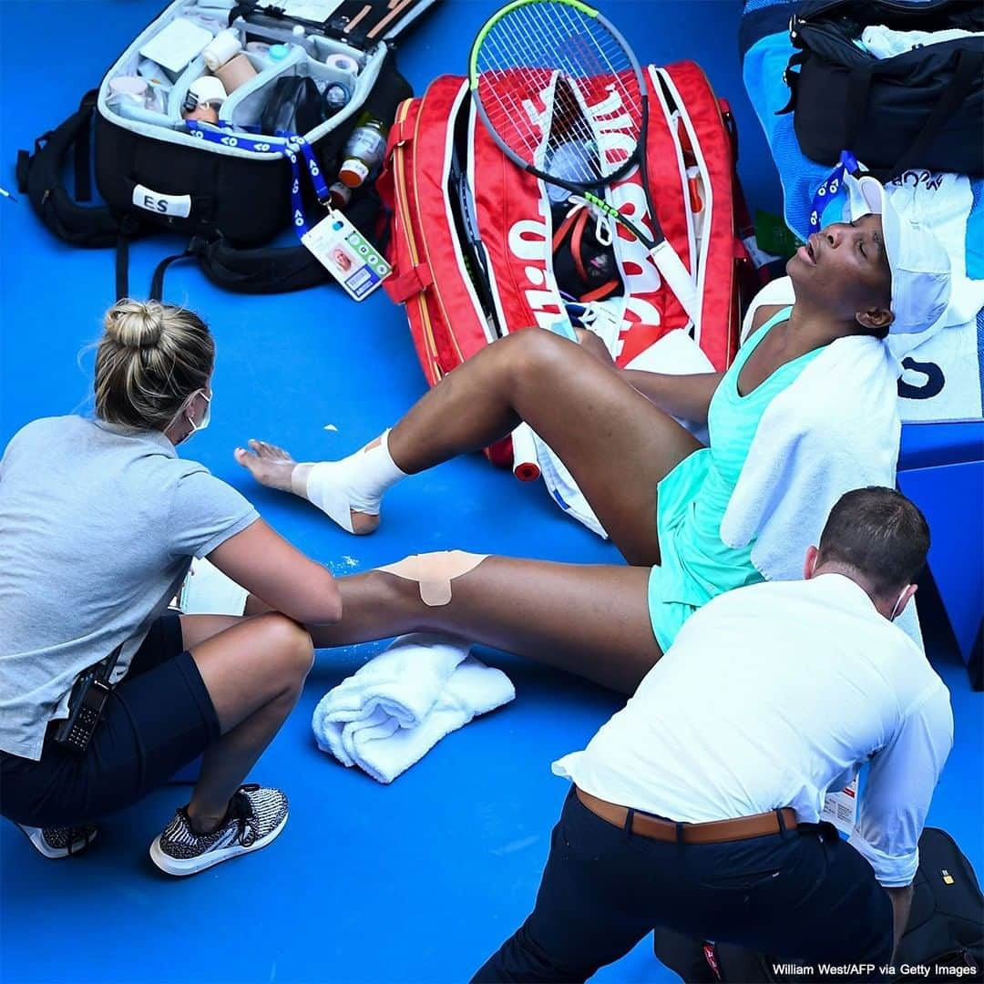 ABC Newsさんのインスタグラム写真 - (ABC NewsInstagram)「Venus Williams exited the Australian Open in the second round after injuring her right ankle and left knee. She completed her match, losing against Sara Errani of Italy. #tennis #venuswilliams #saraerrani #australianopen #sports #competition」2月11日 0時42分 - abcnews