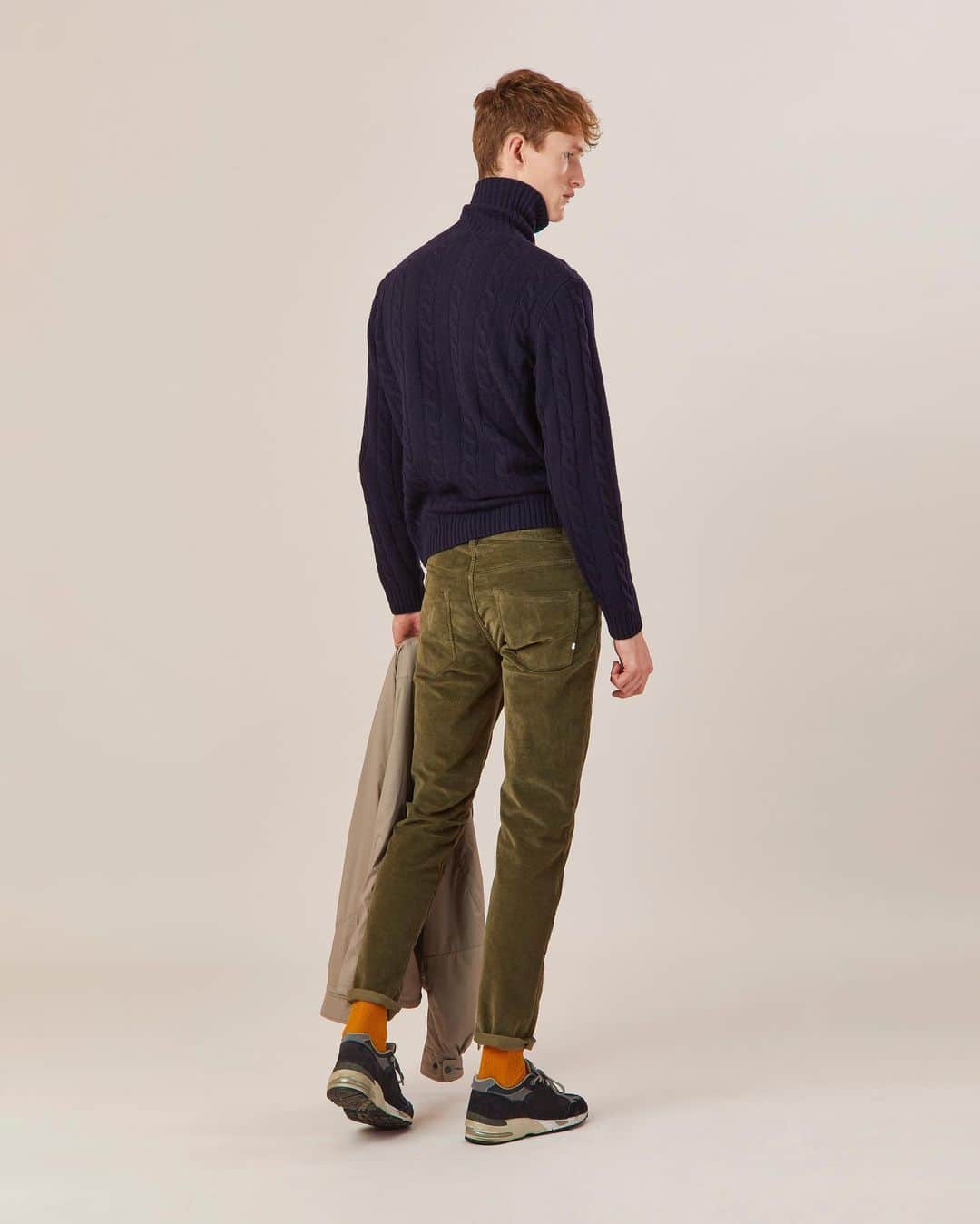 Sivigliaさんのインスタグラム写真 - (SivigliaInstagram)「[ SIVIGLIA Collection ] This look comes from our SIVIGLIA AW20 collection. Discover more in our website. #siviglia #sivigliaofficial  trousers X4F2 S020  knitwear A098 S503」2月11日 0時59分 - sivigliaofficial