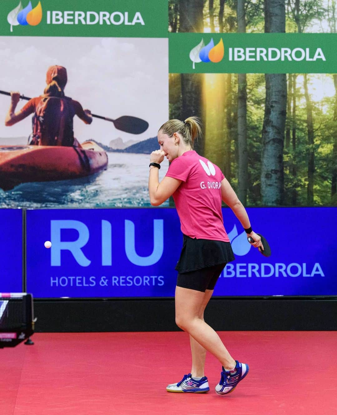 ガリア・ドボラクさんのインスタグラム写真 - (ガリア・ドボラクInstagram)「Sequence 1💆 - 2 💥- 3 💪 #tabletennis 📸@alvarodiaz1」2月11日 1時19分 - galiadvorak