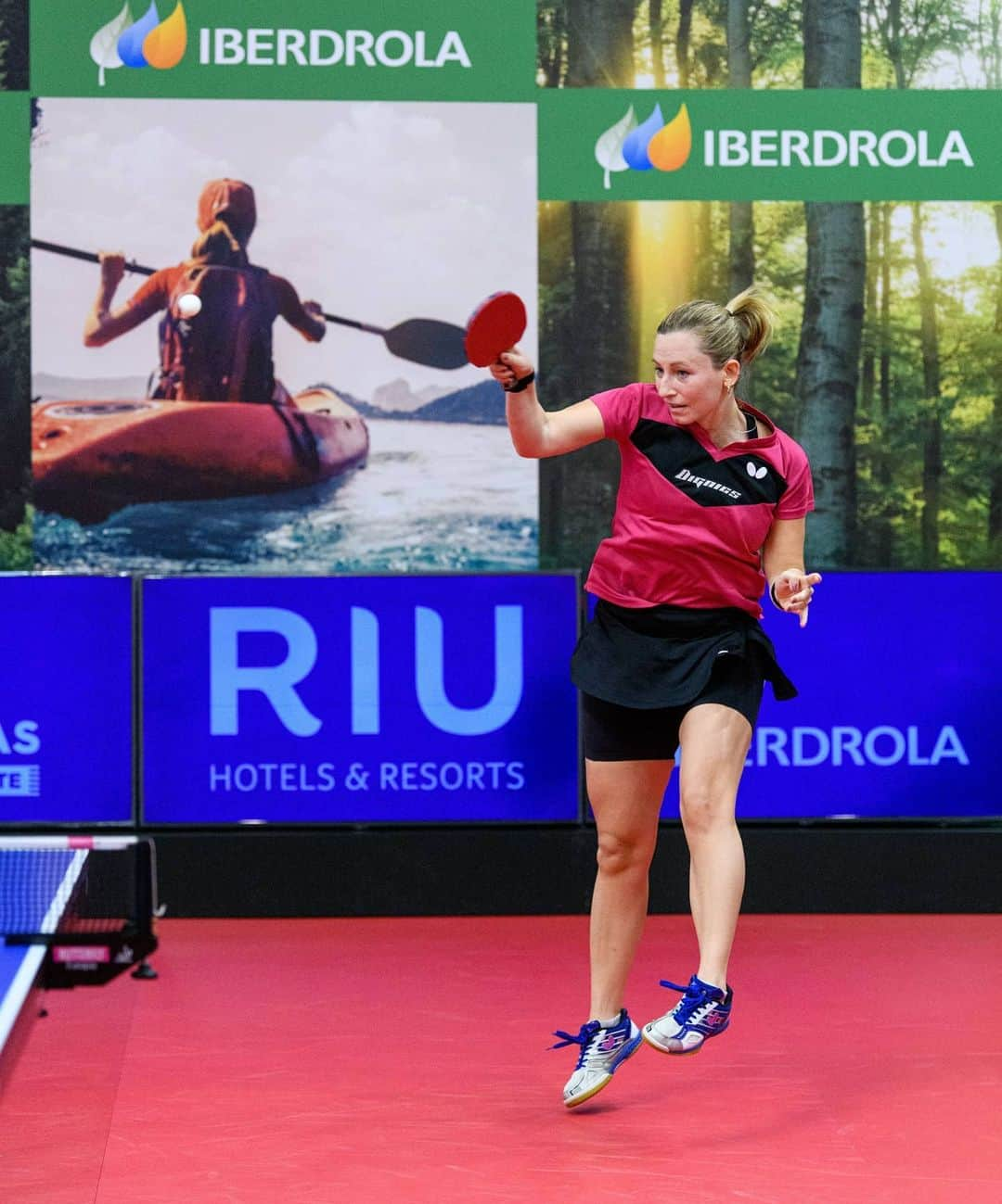 ガリア・ドボラクさんのインスタグラム写真 - (ガリア・ドボラクInstagram)「Sequence 1💆 - 2 💥- 3 💪 #tabletennis 📸@alvarodiaz1」2月11日 1時19分 - galiadvorak