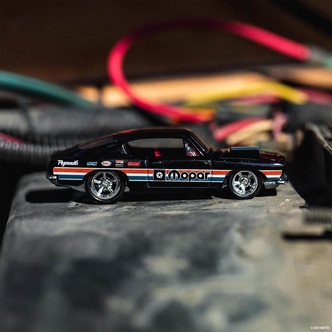 Hot Wheelsさんのインスタグラム写真 - (Hot WheelsInstagram)「Now hitting shelves in your⁣ favorite stores, the latest Hot⁣ Wheels Car Culture collection⁣ celebrates all-American⁣ performance cars in a big way,⁣ with vehicles from the 1960s⁣ through the modern era.⁣ MOPAR ® is represented with⁣ two different machines - the⁣⁣ classic Plymouth Barracuda⁣ HEMI® of the late ‘60s and a⁣ Dodge Challenger SRT Demon⁣ from 2018 - both with matching⁣ paint schemes featuring the⁣ traditional MOPAR® colors.⁣⁣ ⁣⁣ You’ll also find a pair of pickup⁣ trucks - one a 1972 Chevy LUV⁣⁣ customized with a V8 engine⁣ swap and heavy dose of 1970s⁣⁣ street machine style. And for⁣ the ‘90s crowd we have the⁣ 1991 GMC Syclone which had⁣ a turbocharged V6 and AWD⁣ making it one of the greatest⁣ factory sleepers ever built.⁣⁣ ⁣⁣ Finally, there’s another General⁣ Motors icon, this one a 1987⁣ Buick Regal GNX which was⁣ one of the fastest American⁣ cars of the 1980s thanks to its⁣ 3.8 liter turbocharged V6⁣ engine.⁣⁣ ⁣⁣ From 1960s muscle to the wild⁣ street builds of the ‘70s and the⁣⁣ turbo era of the ‘80s and ‘90s,⁣ and beyond- the Hot Wheels⁣ Car Culture Power Trip a set⁣ captures the spirit of America’s⁣ greatest high performance cars⁣ and street machines from then⁣ and now. #HotWheels」2月11日 1時13分 - hotwheelsofficial