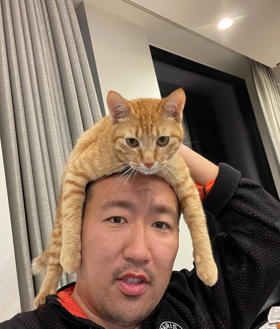 ゆっこママのインスタグラム：「新しい帽子ゲット。」