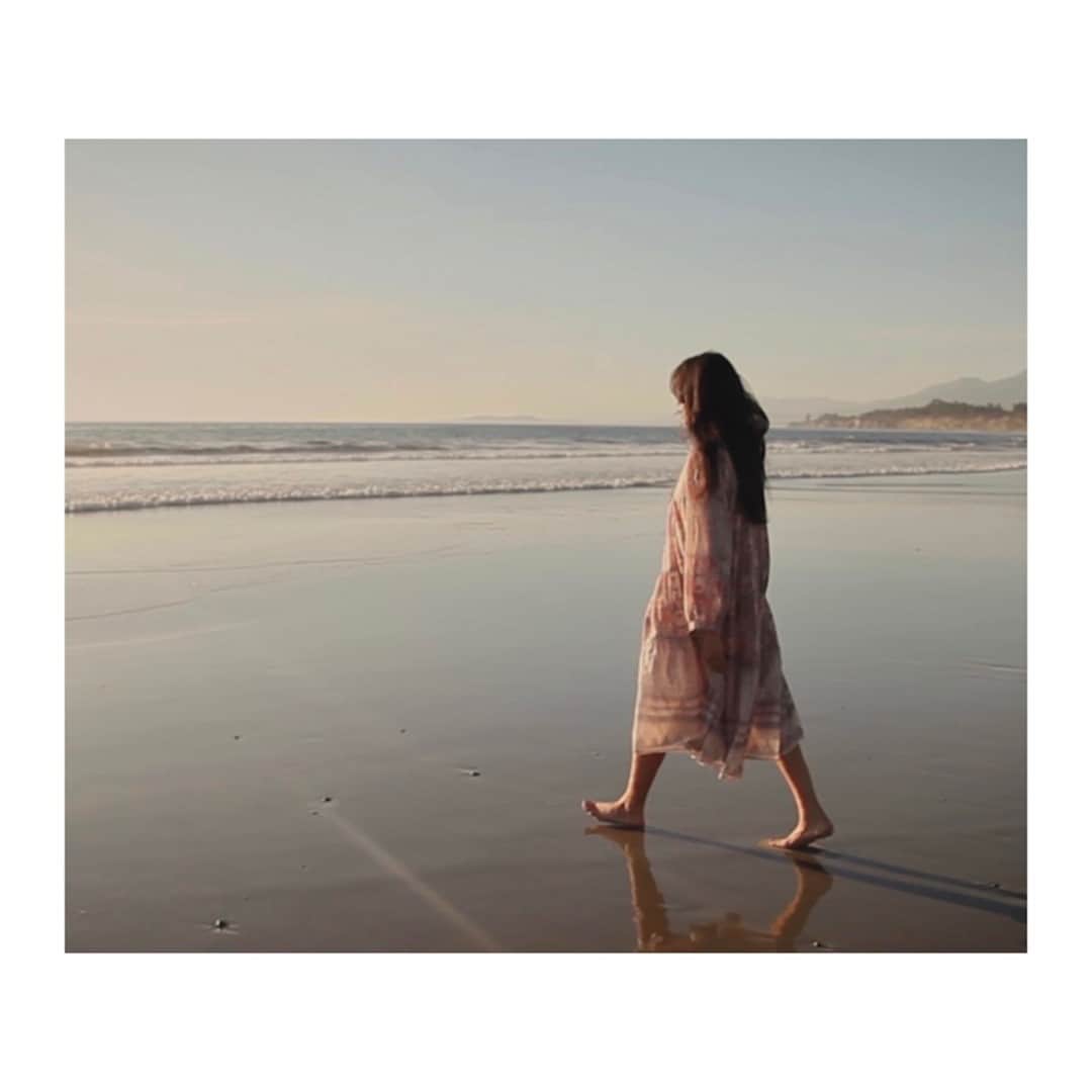マッタのインスタグラム：「For the love of our oceans and all our bodies of water 💙⁠ ...seen here our Yamini Booj Dress from our Lotus Collection.⁠ Photo from Kaelen Ohm ⁠ >>• link in bio for more •<<」