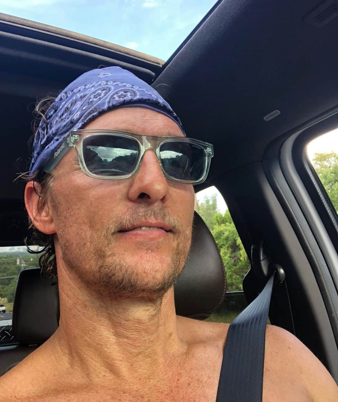 マシュー・マコノヒーさんのインスタグラム写真 - (マシュー・マコノヒーInstagram)「I love to drive.」2月11日 1時38分 - officiallymcconaughey