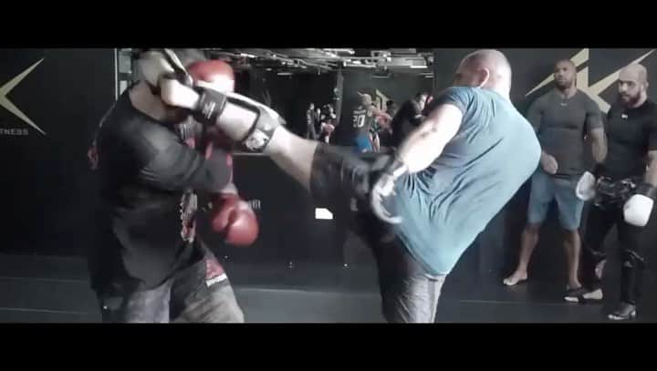 グーカン・サキのインスタグラム：「Training   @bambamtuivasa @tam_khan @tkmmafit」