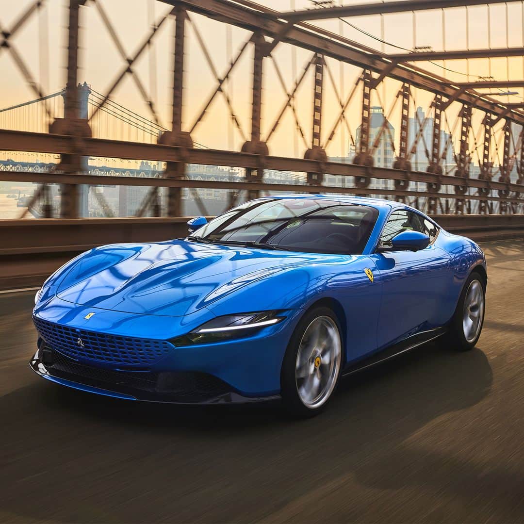 フェラーリさんのインスタグラム写真 - (フェラーリInstagram)「The #FerrariRoma captivates that New York City glow, showing it off in a lovely blue.⁣ #Ferrari #LaNuovaDolceVita」2月11日 1時47分 - ferrari